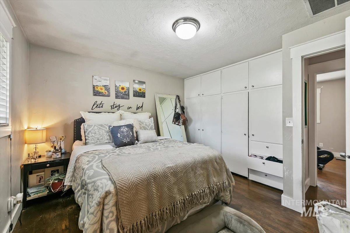 3902 W St Andrews, Boise, Idaho 83705, 3 Bedrooms, 2 Bathrooms, Residential For Sale, Price $429,000, 98995362
