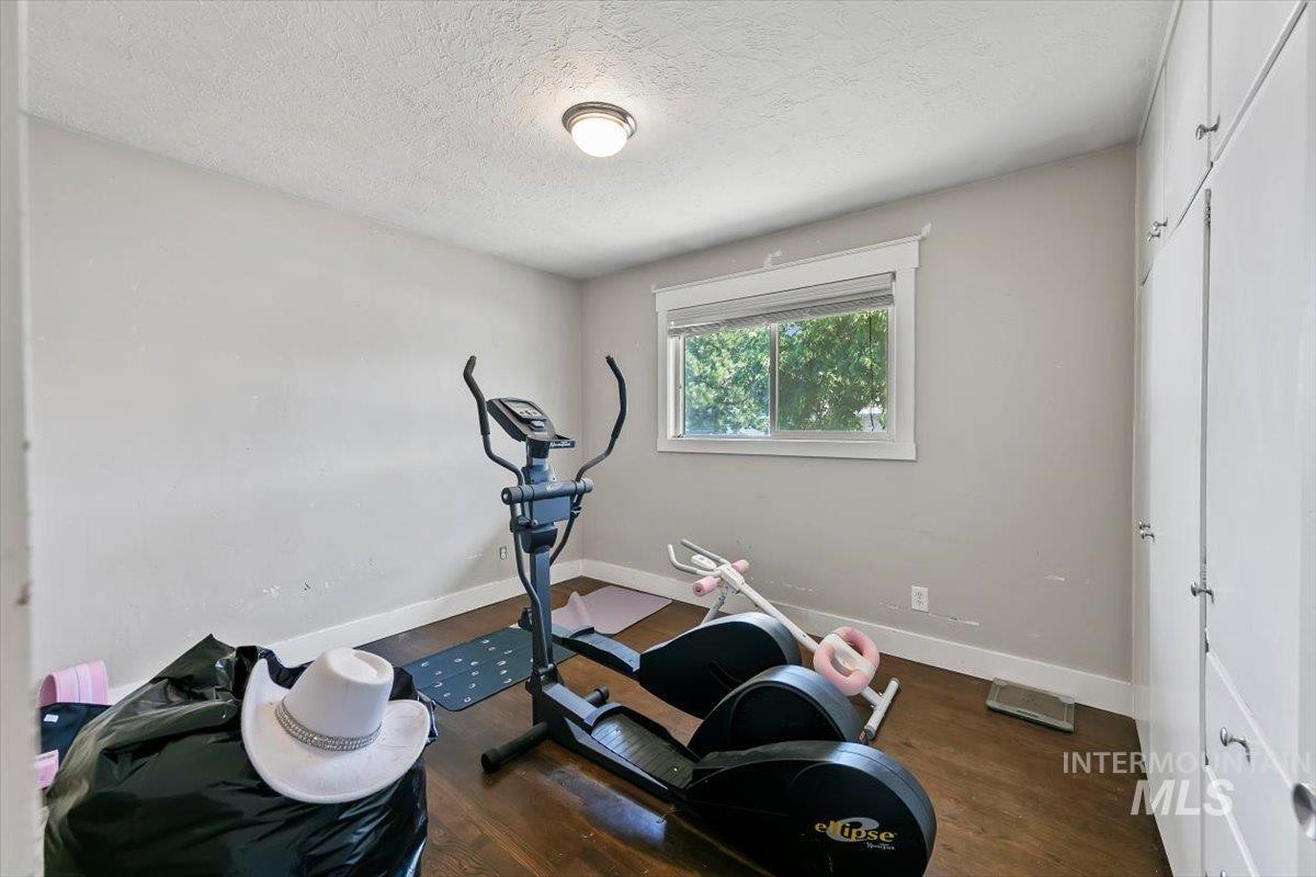 3902 W St Andrews, Boise, Idaho 83705, 3 Bedrooms, 2 Bathrooms, Residential For Sale, Price $429,000, 98995362