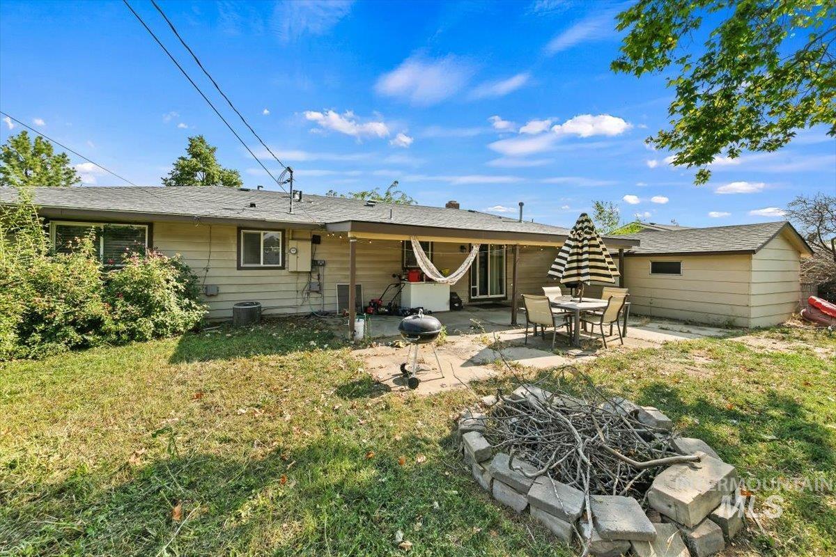 3902 W St Andrews, Boise, Idaho 83705, 3 Bedrooms, 2 Bathrooms, Residential For Sale, Price $429,000, 98995362