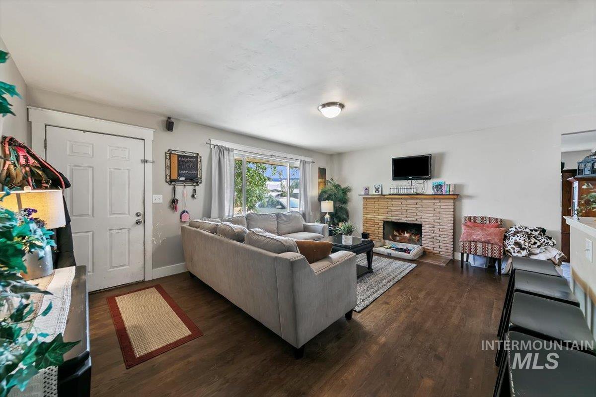 3902 W St Andrews, Boise, Idaho 83705, 3 Bedrooms, 2 Bathrooms, Residential For Sale, Price $429,000, 98995362