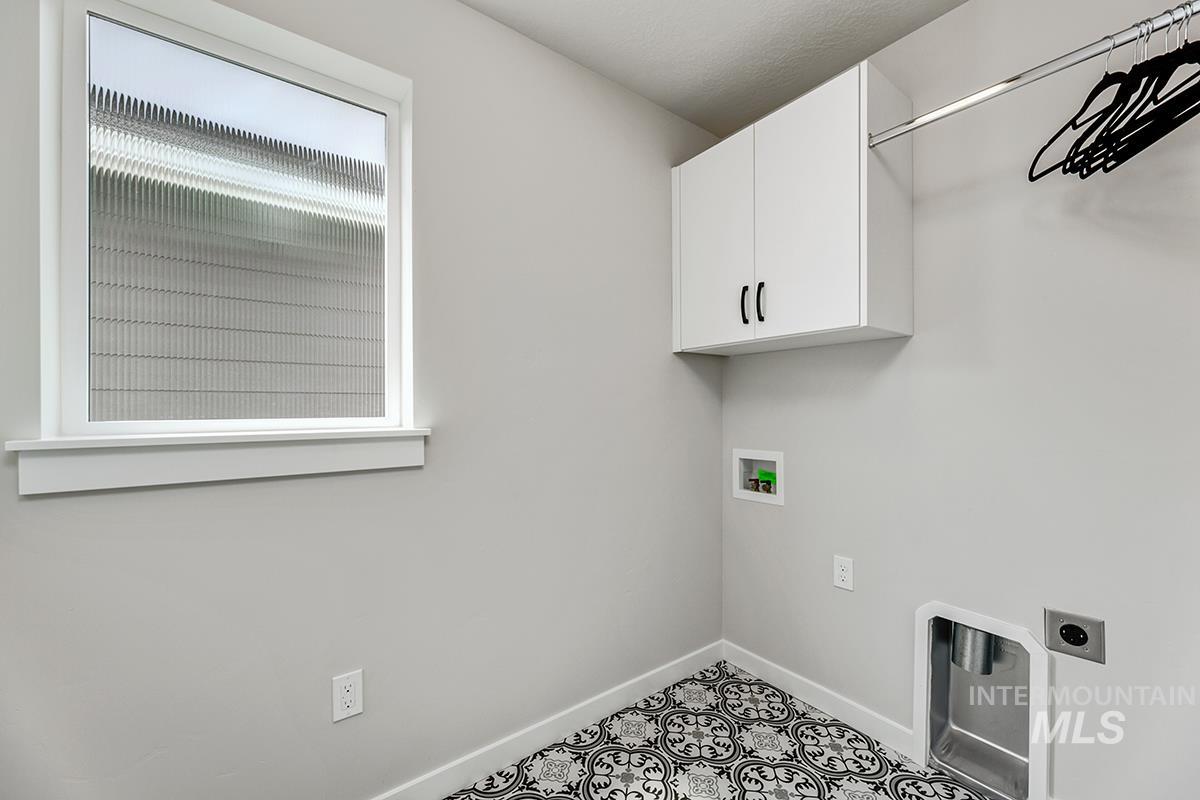 1695 E Hadler St., Meridian, Idaho 83642, 3 Bedrooms, 2 Bathrooms, Residential For Sale, Price $483,800,MLS 98995363
