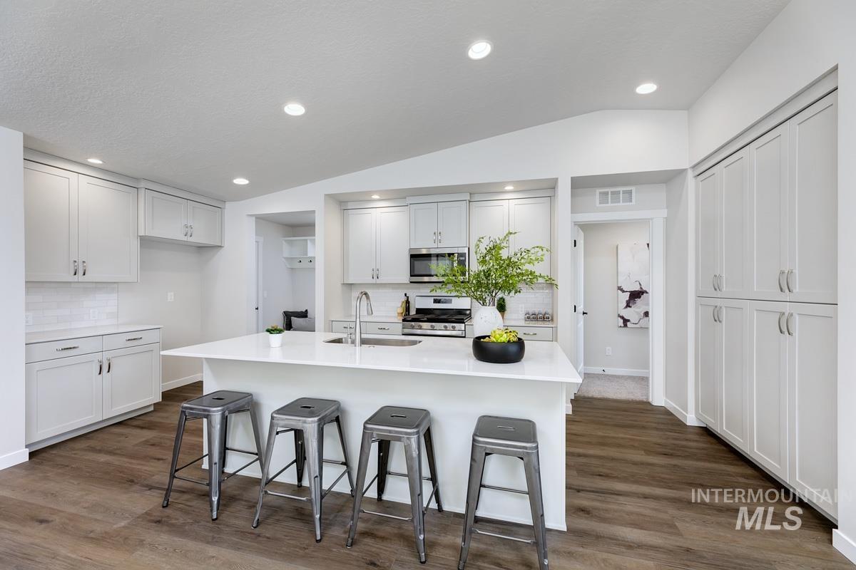 1695 E Hadler St., Meridian, Idaho 83642, 3 Bedrooms, 2 Bathrooms, Residential For Sale, Price $483,800, 98995363