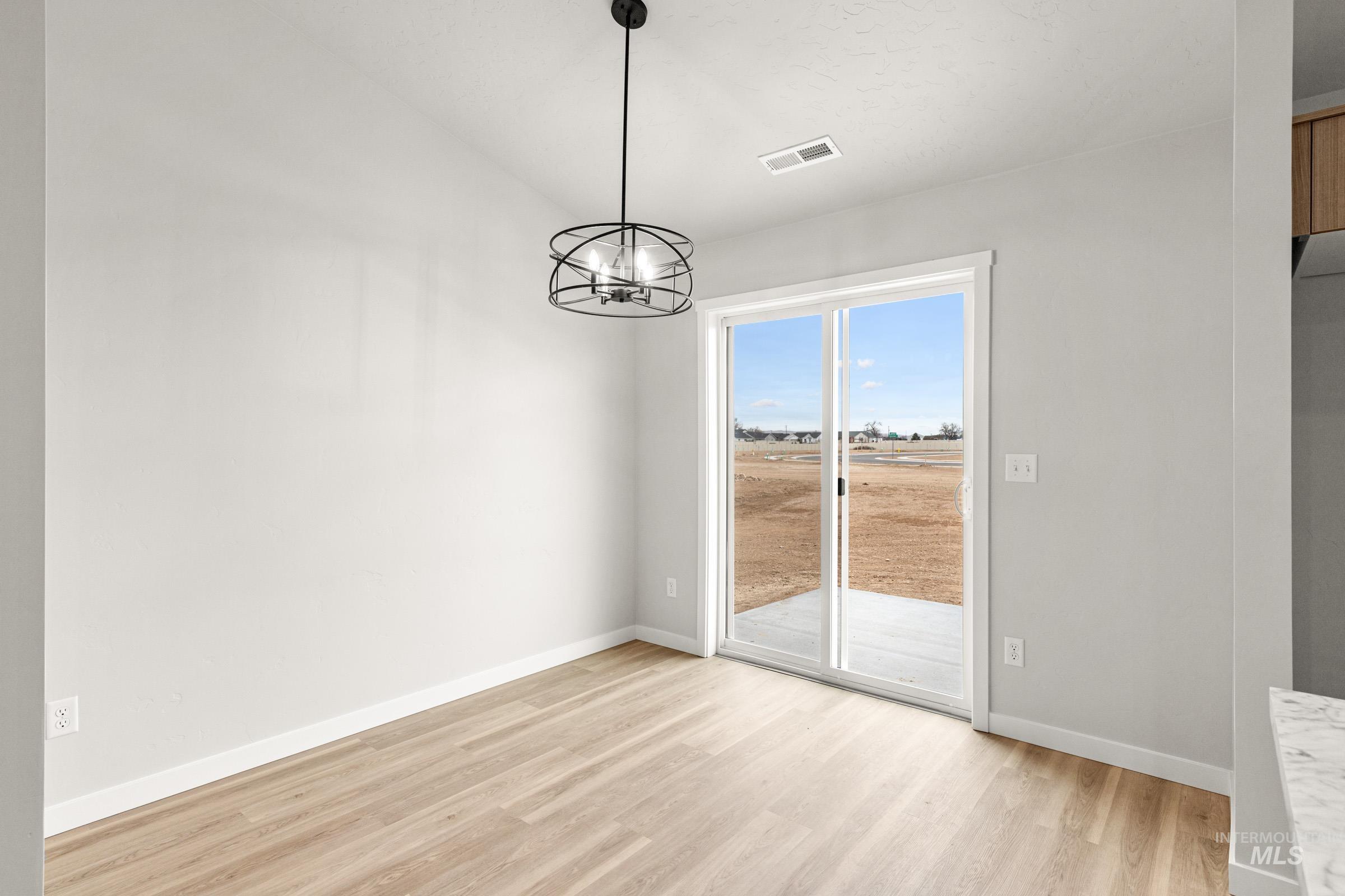 3772 E Freedom Tower Dr, Nampa, Idaho 83686, 3 Bedrooms, 2 Bathrooms, Residential For Sale, Price $399,990, 98995364