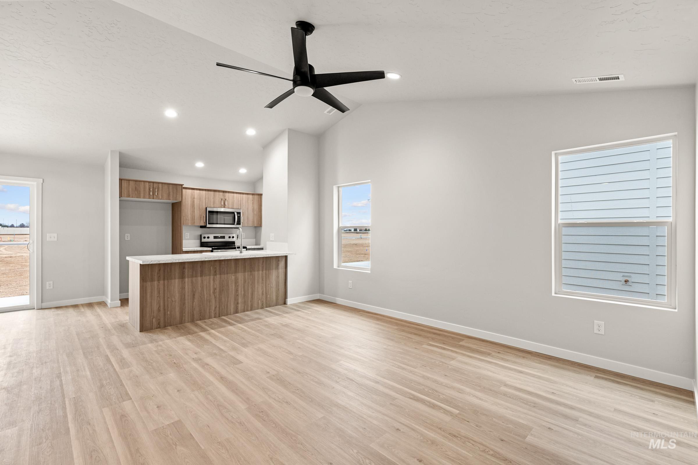 3772 E Freedom Tower Dr, Nampa, Idaho 83686, 3 Bedrooms, 2 Bathrooms, Residential For Sale, Price $399,990, 98995364