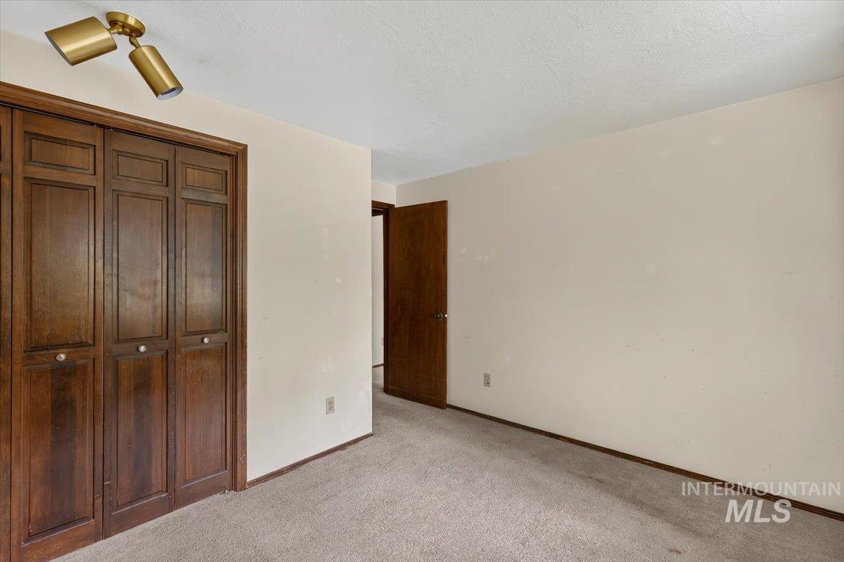 3439 S Raindrop Ct, Boise, Idaho 83706, 3 Bedrooms, 2 Bathrooms, Residential For Sale, Price $429,900, 98995377
