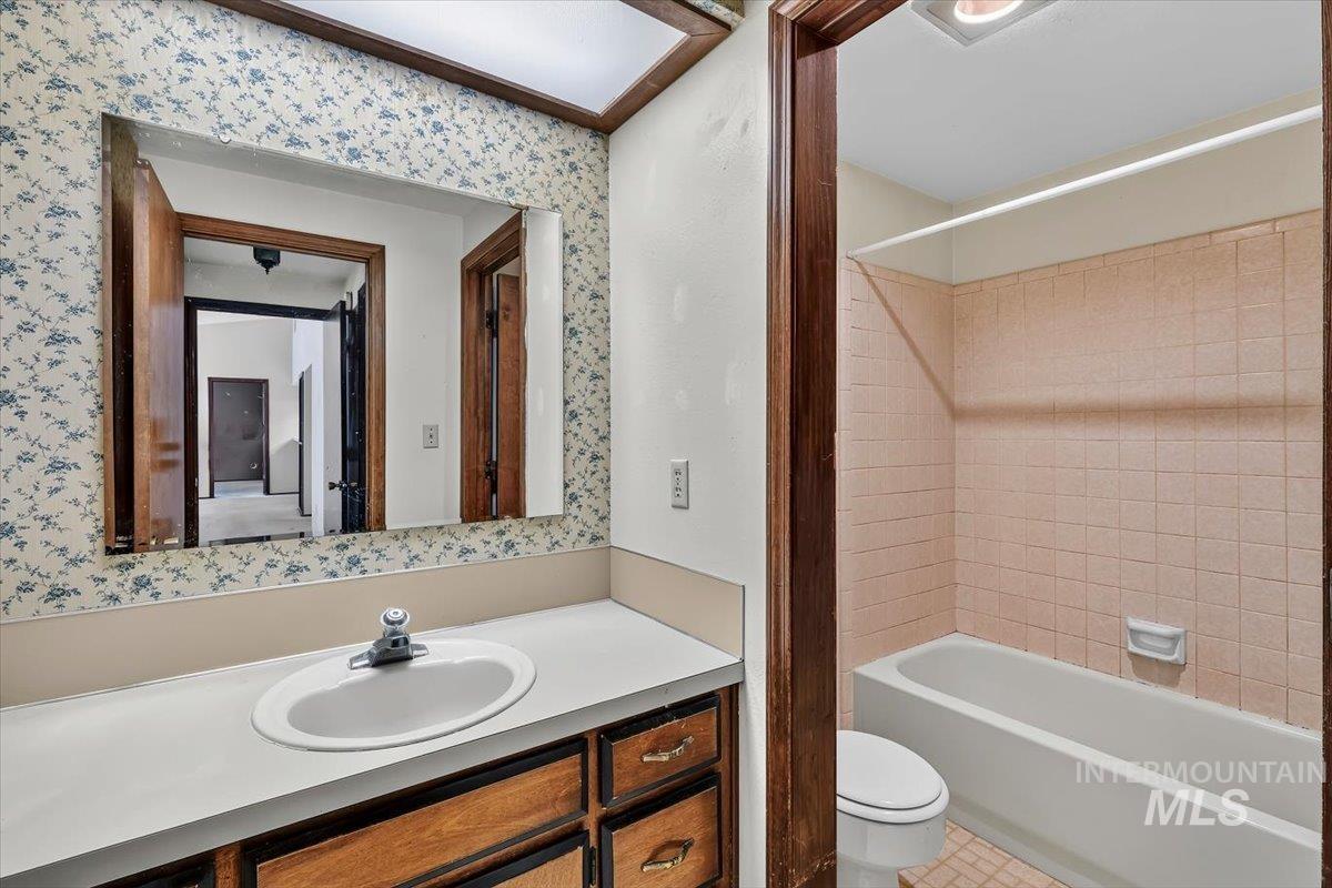 3439 S Raindrop Ct, Boise, Idaho 83706, 3 Bedrooms, 2 Bathrooms, Residential For Sale, Price $429,900, 98995377