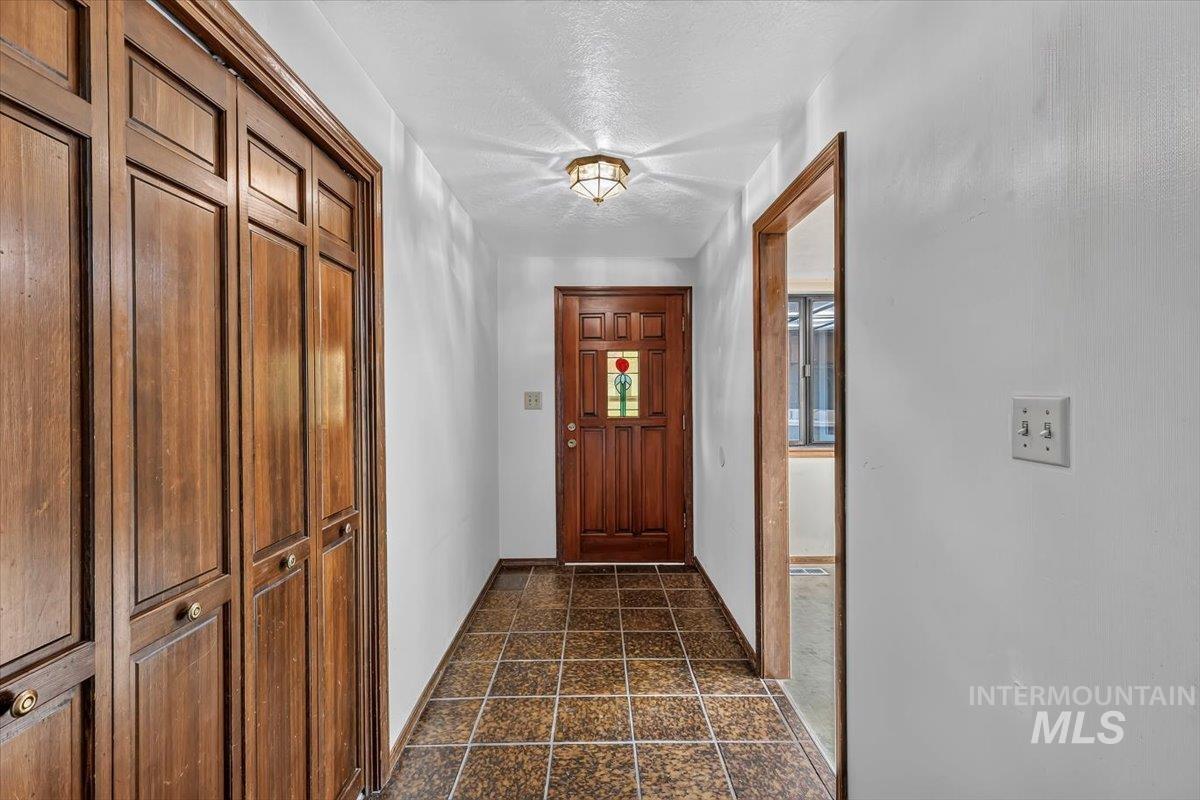 3439 S Raindrop Ct, Boise, Idaho 83706, 3 Bedrooms, 2 Bathrooms, Residential For Sale, Price $429,900, 98995377