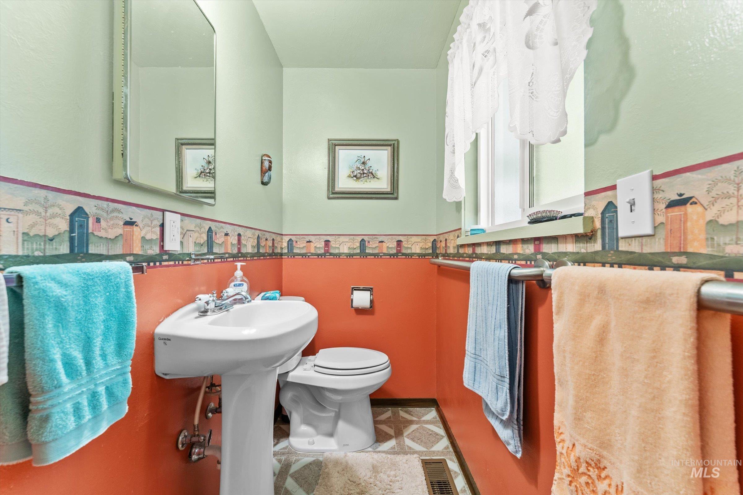 980 N 6th East, Mountain Home, Idaho 83647, 4 Bedrooms, 1.5 Bathrooms, Residential For Sale, Price $399,900, 98995380