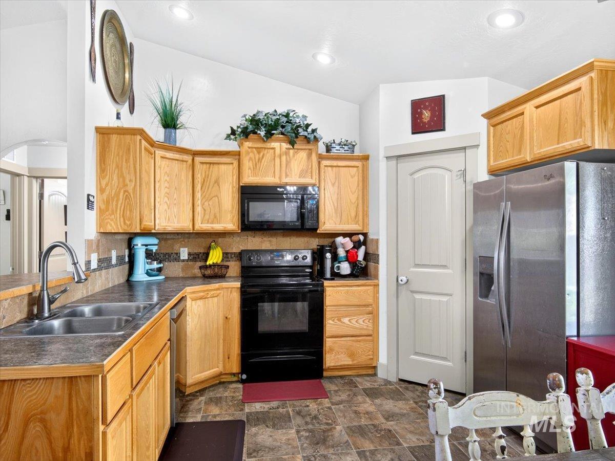 1078 Dittman Dr, Emmett, Idaho 83617, 3 Bedrooms, 2 Bathrooms, Residential For Sale, Price $369,000, 98995392