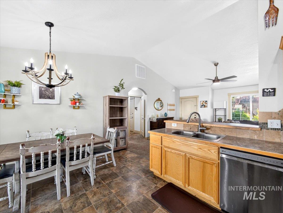 1078 Dittman Dr, Emmett, Idaho 83617, 3 Bedrooms, 2 Bathrooms, Residential For Sale, Price $369,000, 98995392