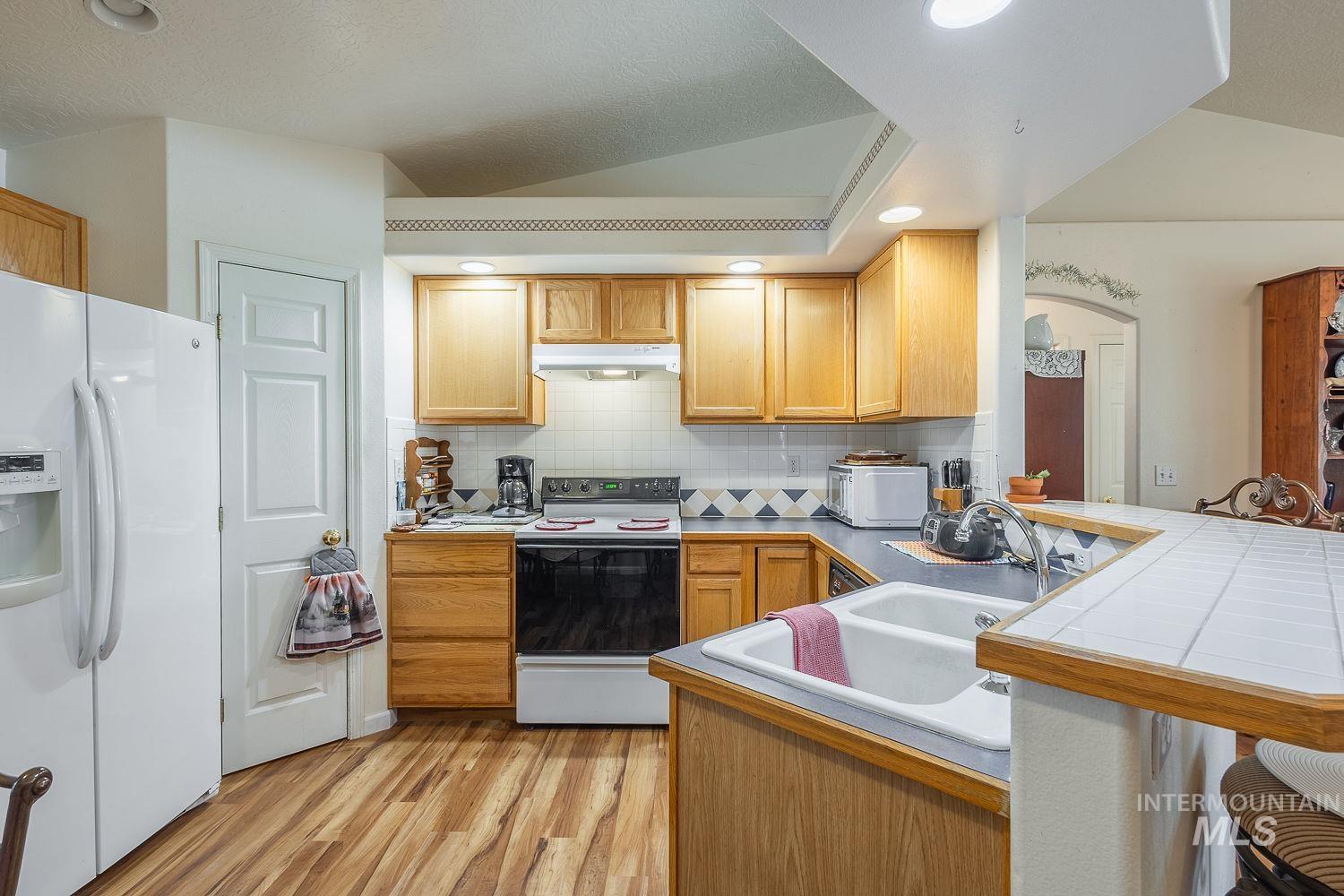 1507 S Willow Creek, Nampa, Idaho 83686, 3 Bedrooms, 2 Bathrooms, Residential For Sale, Price $375,000, 98995403