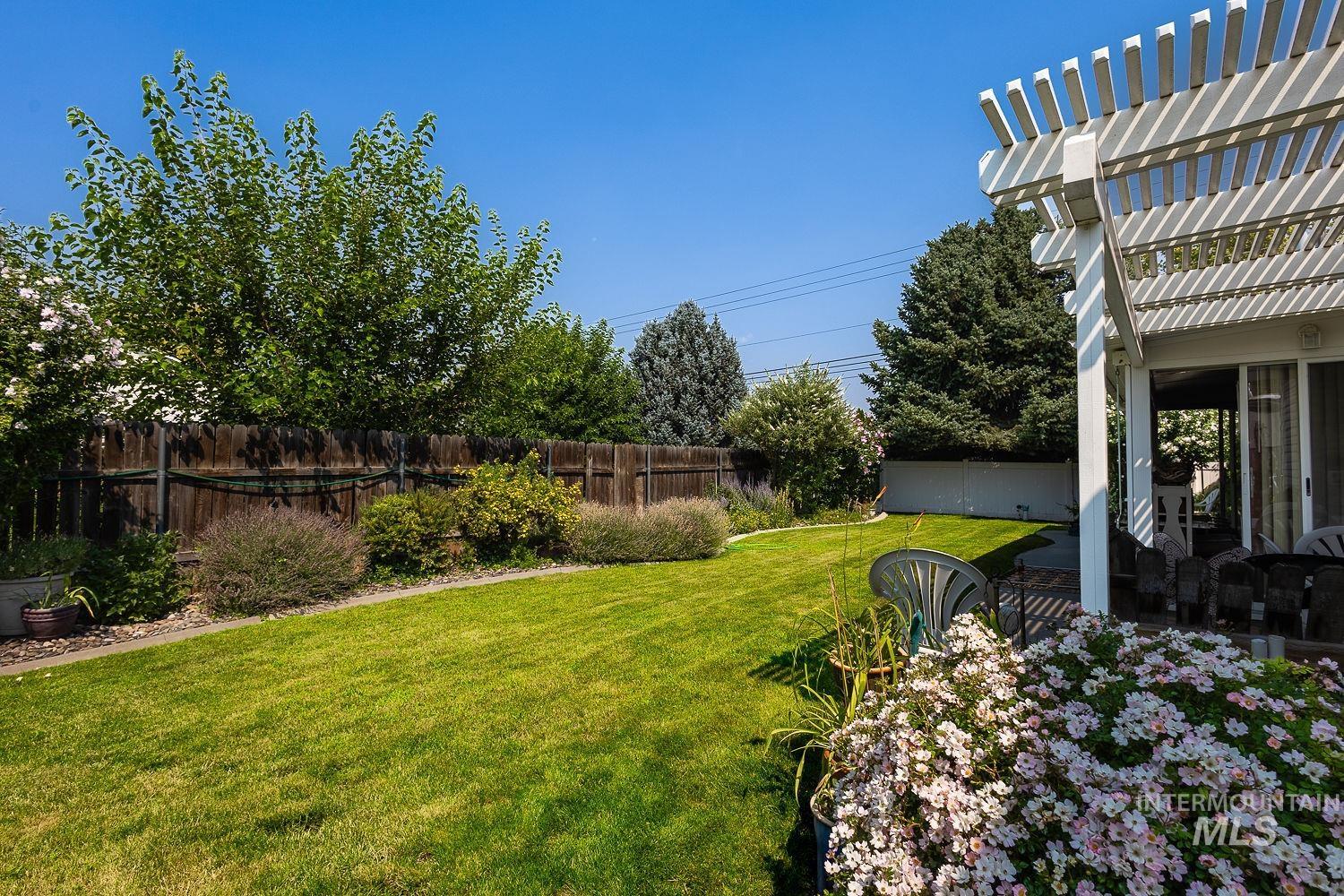 1507 S Willow Creek, Nampa, Idaho 83686, 3 Bedrooms, 2 Bathrooms, Residential For Sale, Price $375,000, 98995403