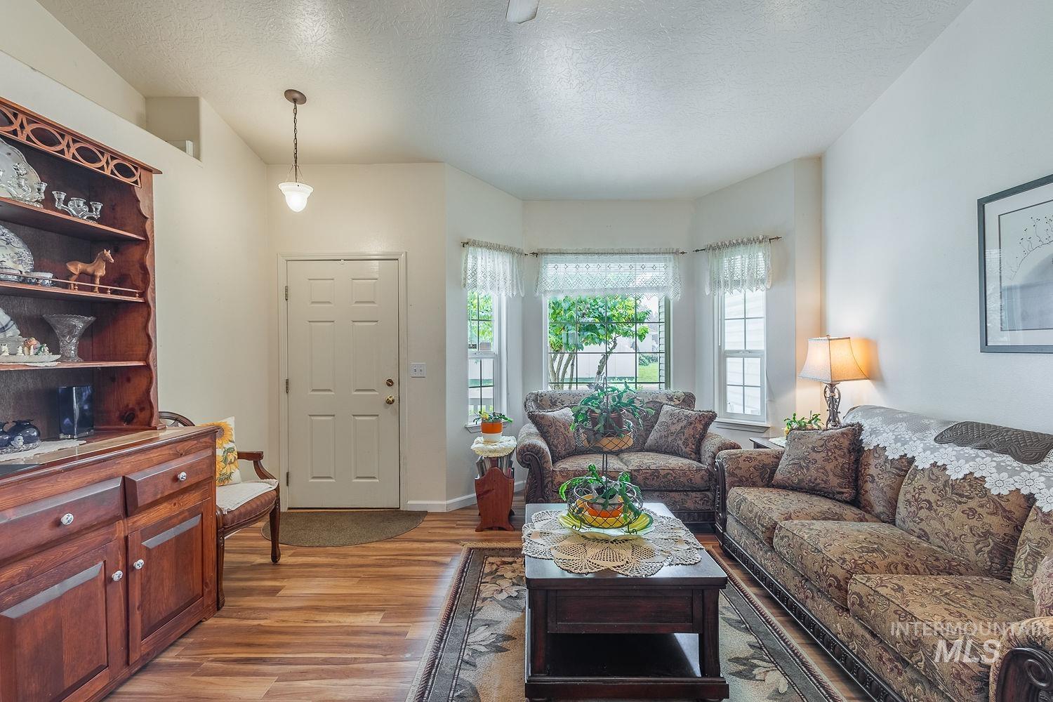 1507 S Willow Creek, Nampa, Idaho 83686, 3 Bedrooms, 2 Bathrooms, Residential For Sale, Price $375,000, 98995403