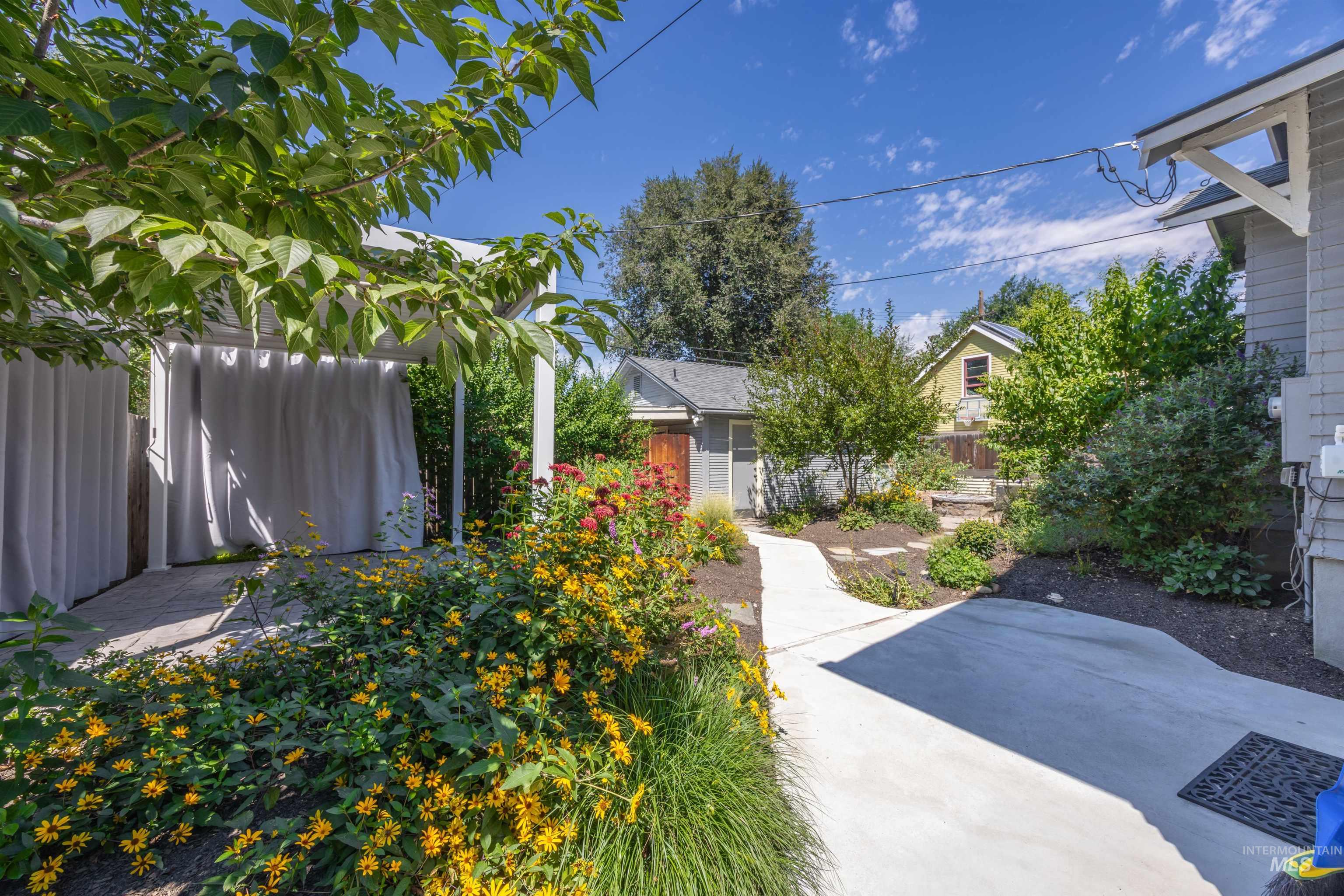 805 N 20th Street, Boise, Idaho 83702, 3 Bedrooms, 2.5 Bathrooms, Residential For Sale, Price $899,999, 98995404