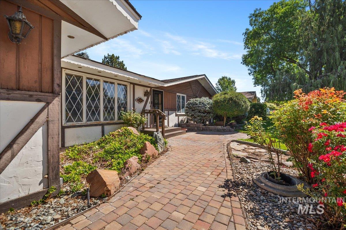 1769 Julie Lane, Twin Falls, Idaho 83301, 3 Bedrooms, 2.5 Bathrooms, Residential For Sale, Price $399,900, 98995405