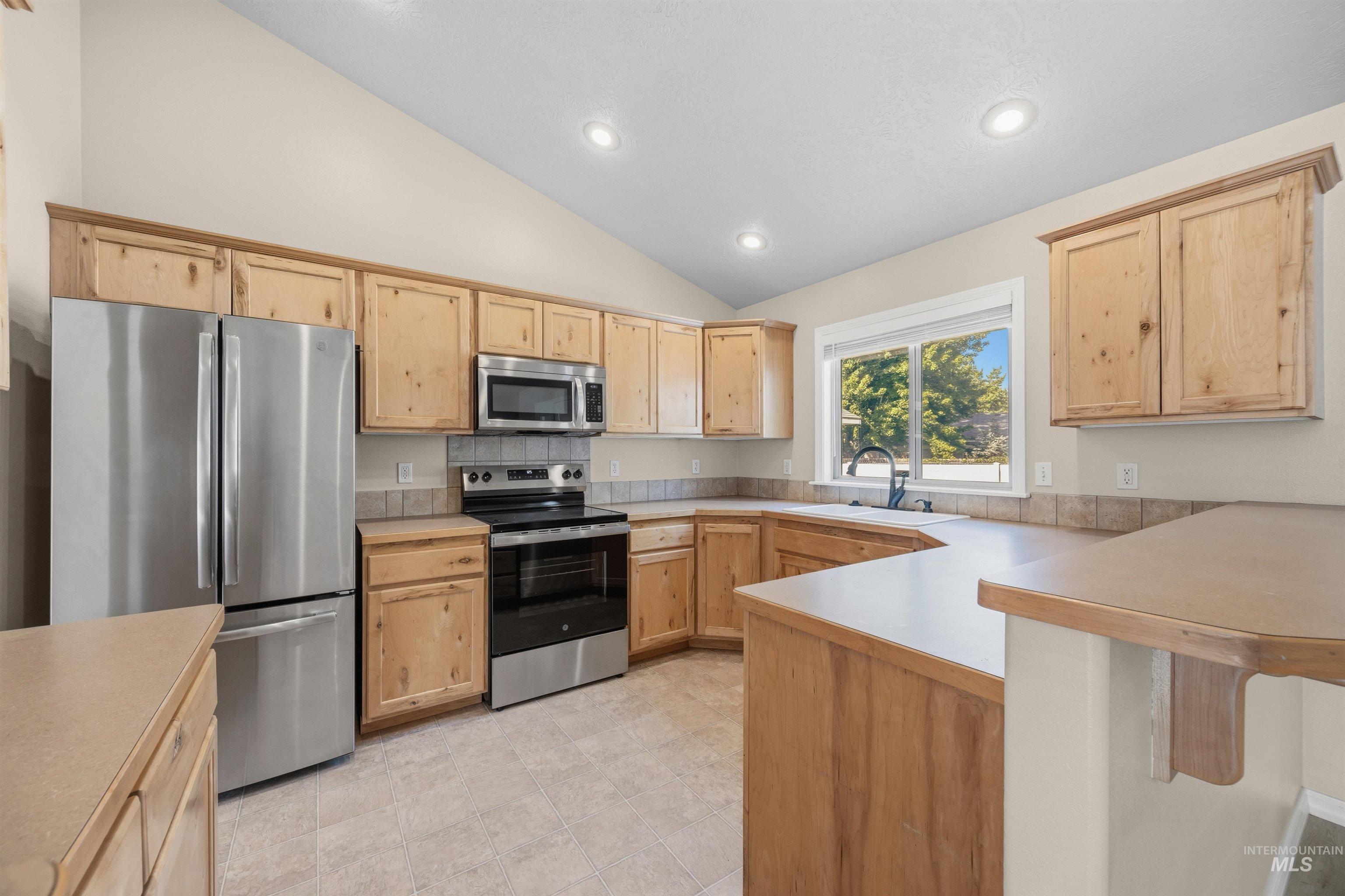 2129 N Cool Springs Ave, Kuna, Idaho 83643, 3 Bedrooms, 2 Bathrooms, Residential For Sale, Price $475,000, 98995408