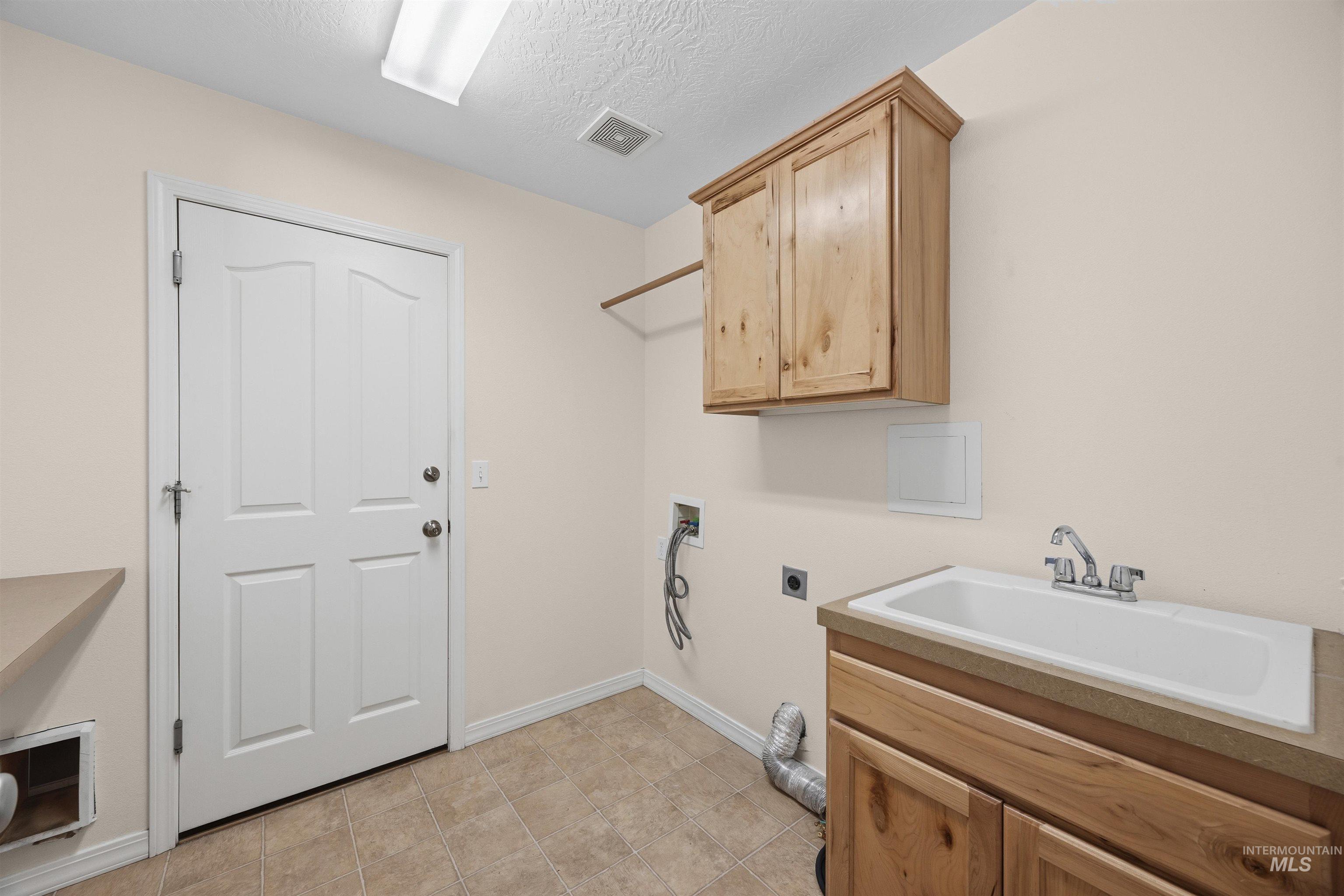 2129 N Cool Springs Ave, Kuna, Idaho 83643, 3 Bedrooms, 2 Bathrooms, Residential For Sale, Price $475,000, 98995408