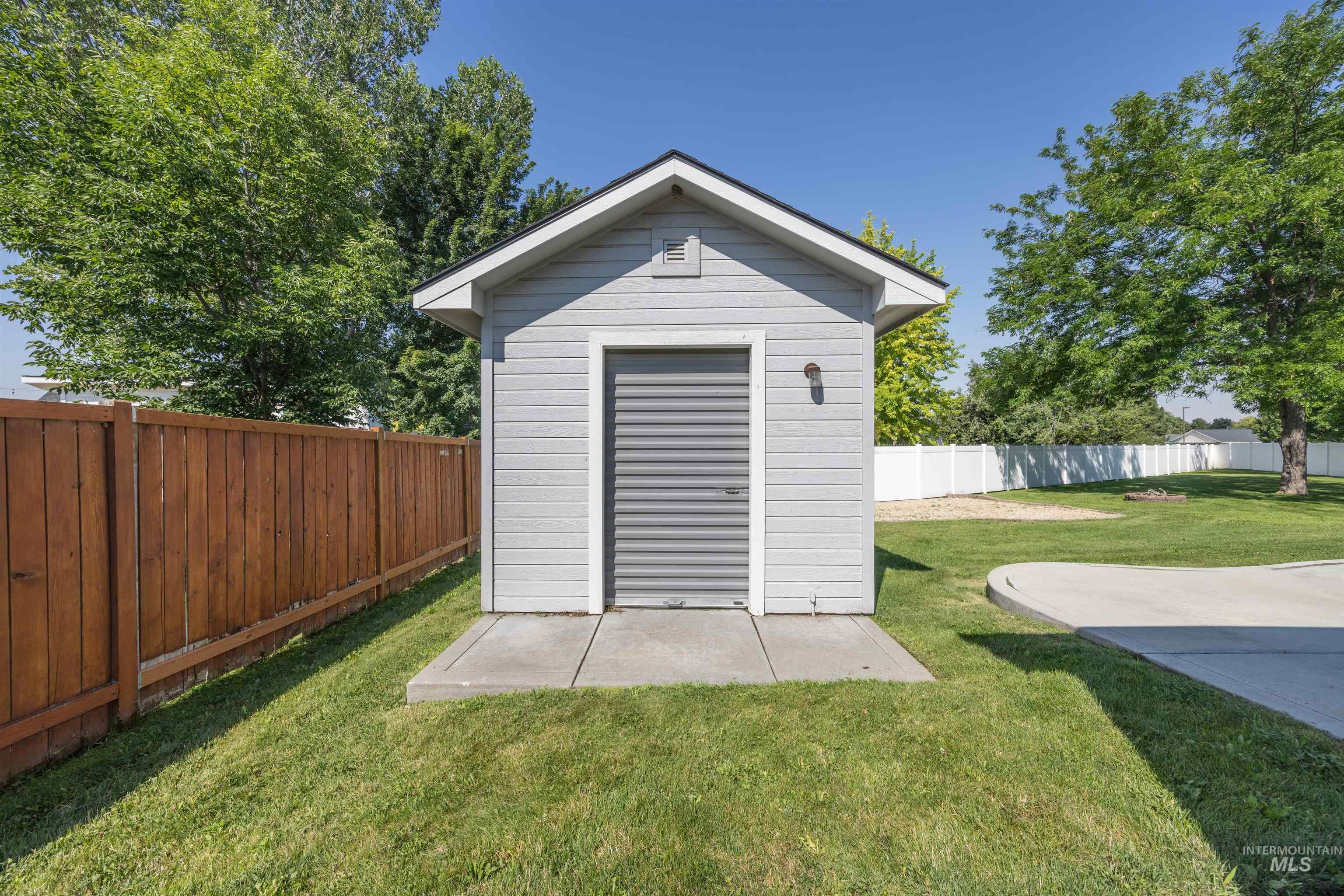 2129 N Cool Springs Ave, Kuna, Idaho 83643, 3 Bedrooms, 2 Bathrooms, Residential For Sale, Price $475,000, 98995408