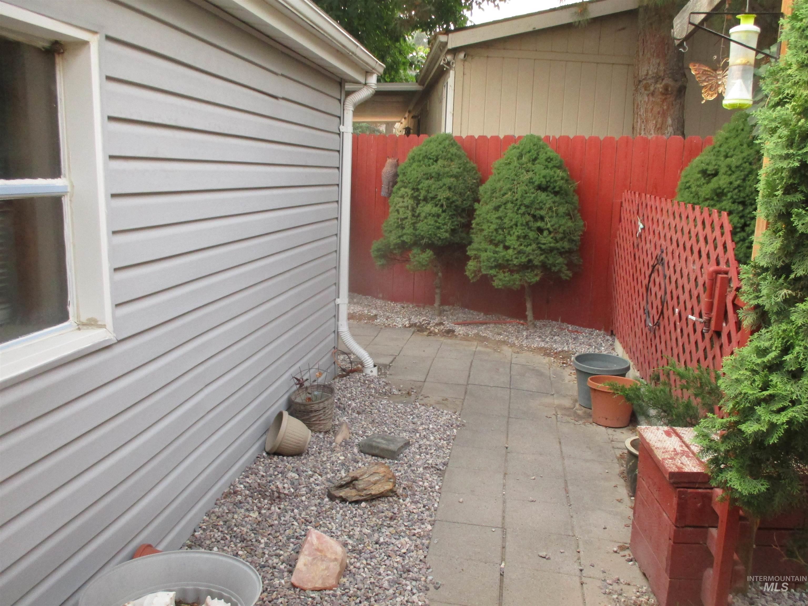 211 Villa Circle, Twin Falls, Idaho 83301, 3 Bedrooms, 2 Bathrooms, Residential For Sale, Price $257,900, 98995411