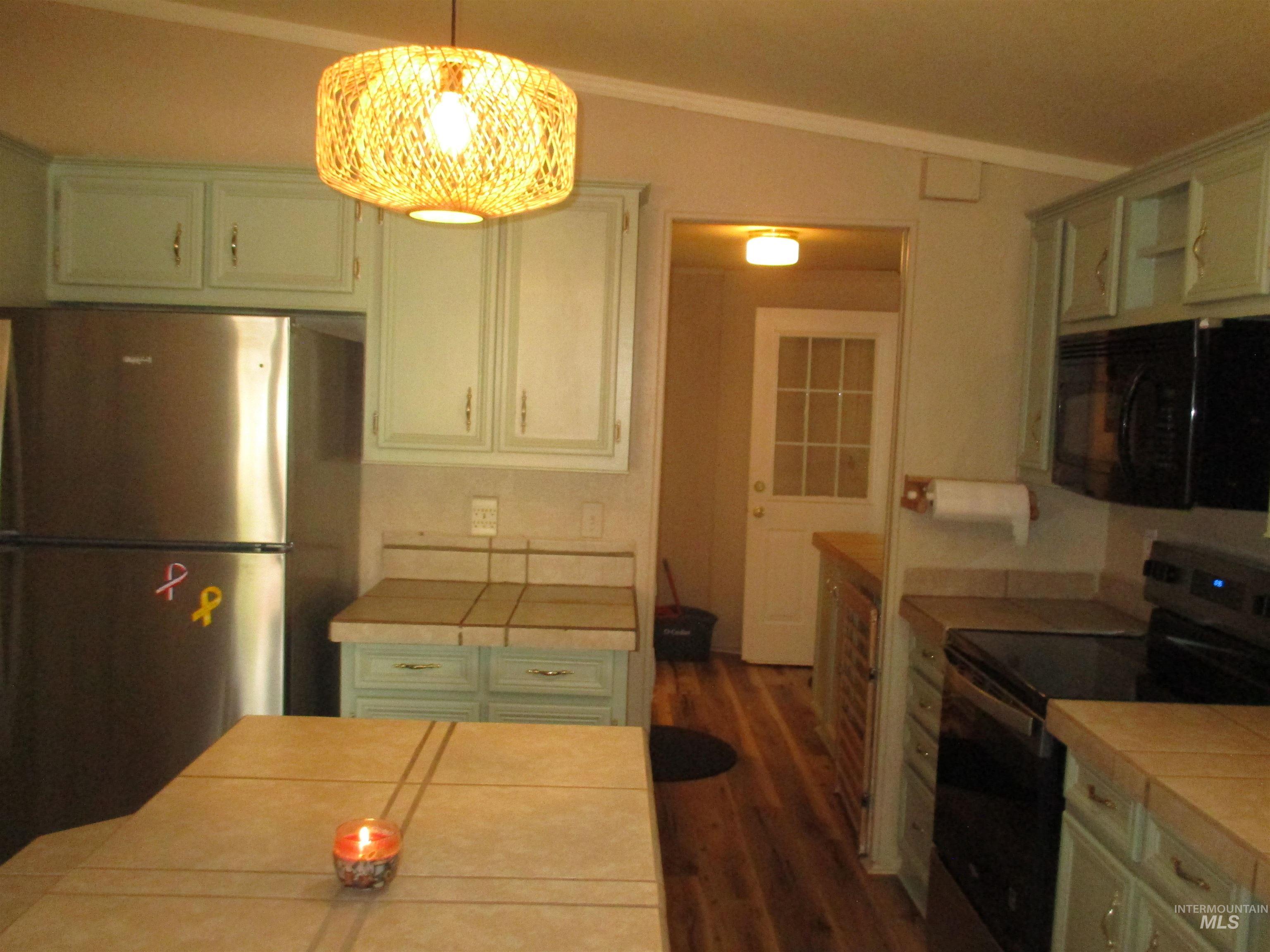 211 Villa Circle, Twin Falls, Idaho 83301, 3 Bedrooms, 2 Bathrooms, Residential For Sale, Price $257,900, 98995411