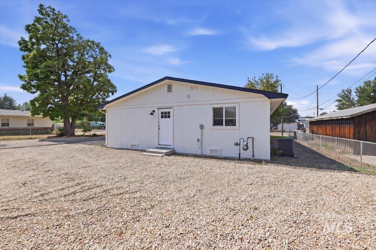 10312 W Claudia Rd, Boise, Idaho 83714, 3 Bedrooms, 2 Bathrooms, Residential For Sale, Price $399,990, 98995416