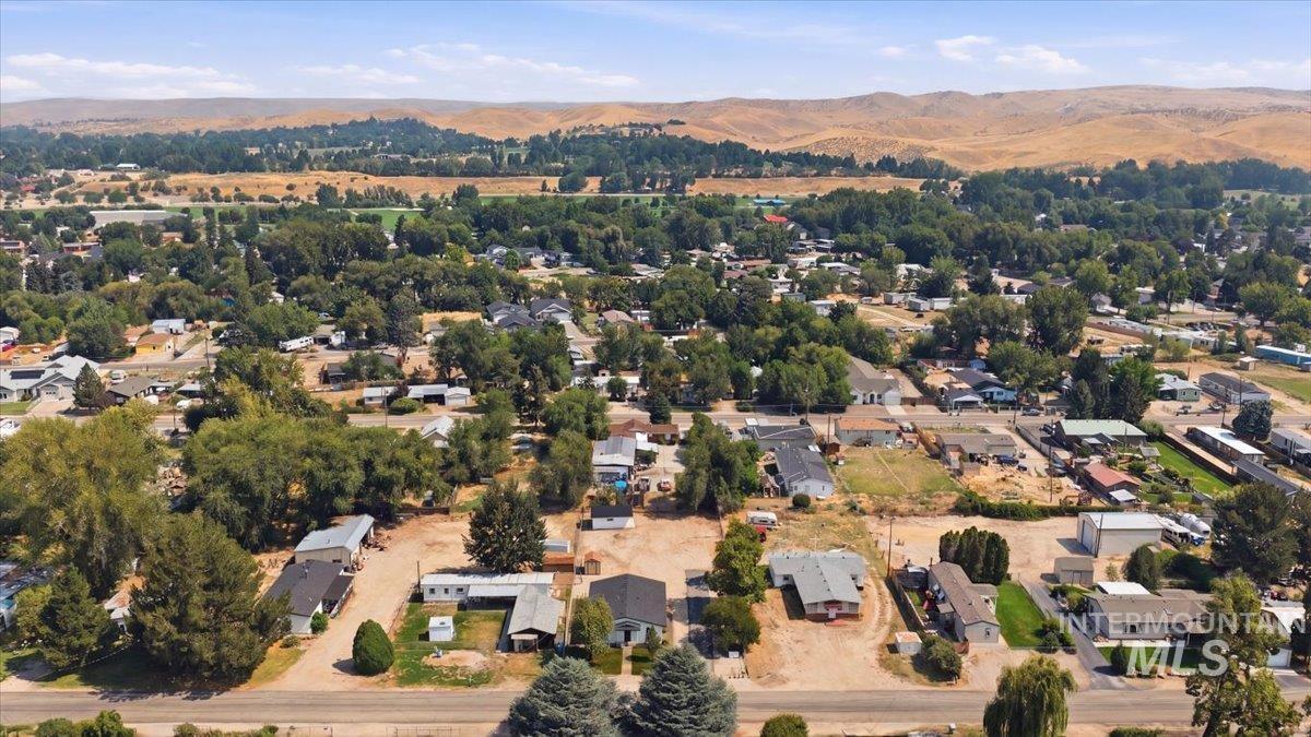 10312 W Claudia Rd, Boise, Idaho 83714, 3 Bedrooms, 2 Bathrooms, Residential For Sale, Price $399,990, 98995416