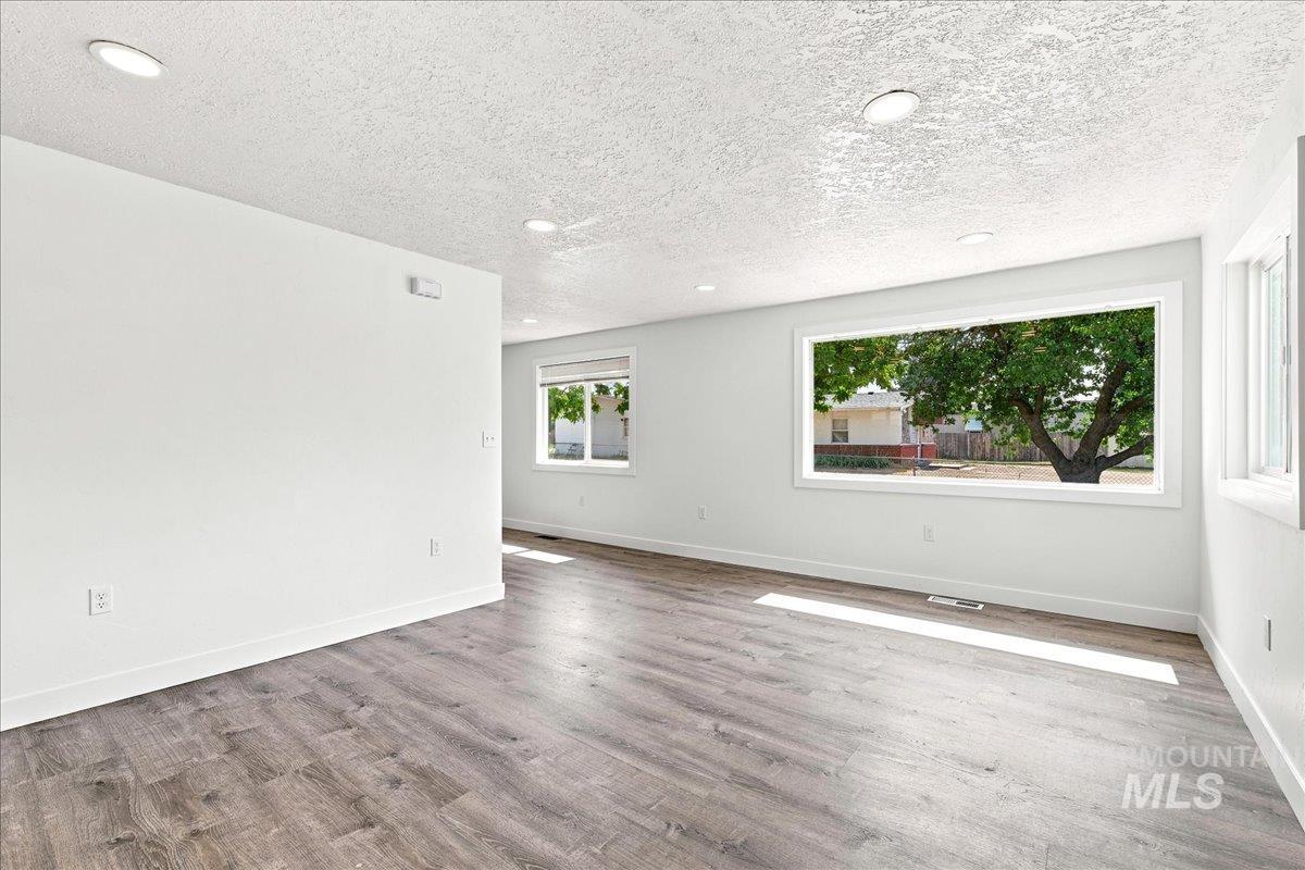 10312 W Claudia Rd, Boise, Idaho 83714, 3 Bedrooms, 2 Bathrooms, Residential For Sale, Price $399,990, 98995416