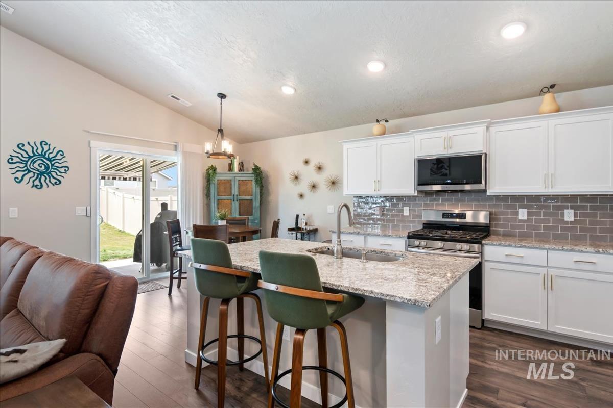 3771 S Walnut Rdige Way, Nampa, Idaho 83687, 3 Bedrooms, 2 Bathrooms, Residential For Sale, Price $424,900, 98995417