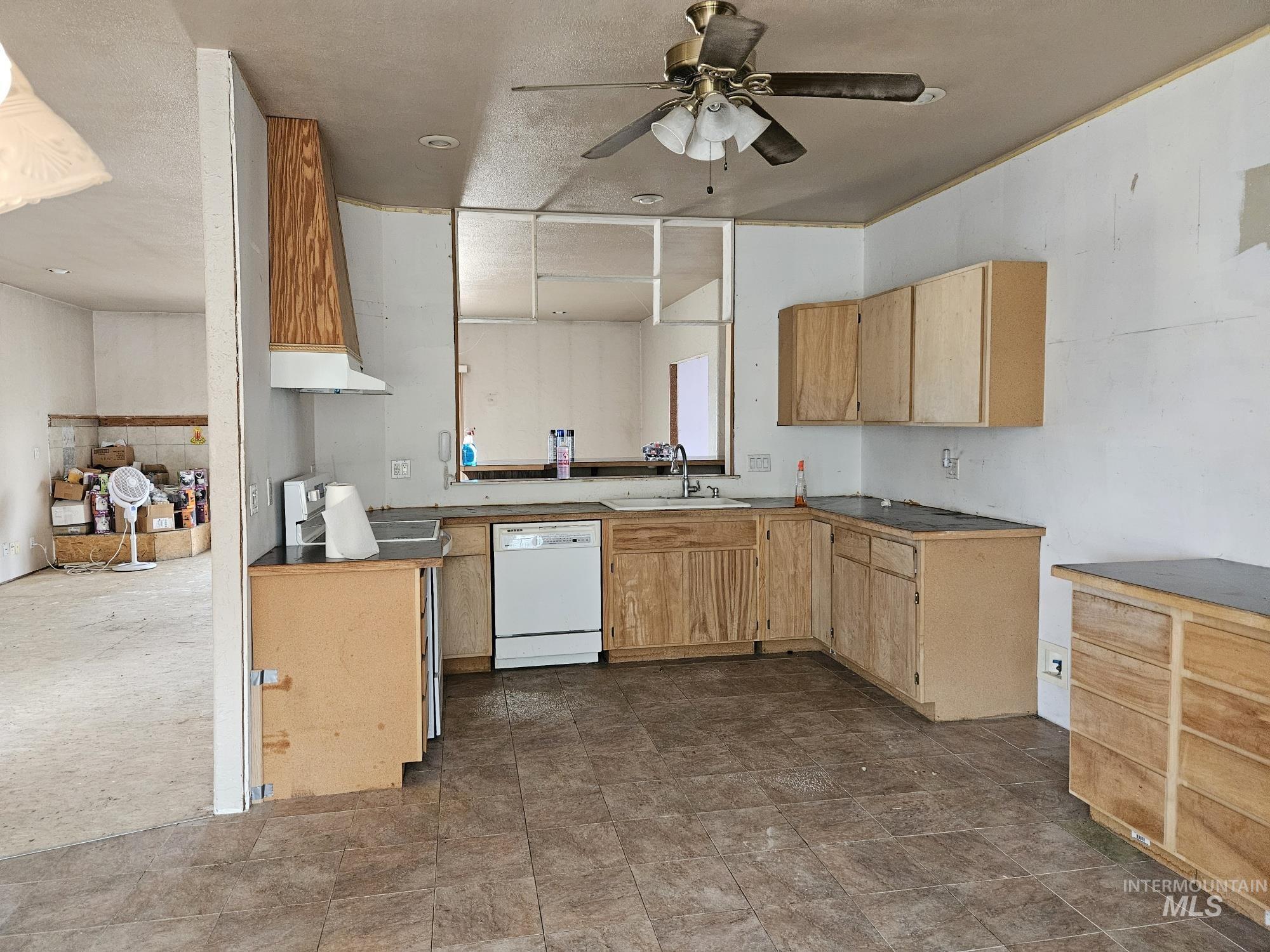 20300 Ila Ln., Caldwell, Idaho 83607, 3 Bedrooms, 2 Bathrooms, Residential For Sale, Price $290,000, 98995429