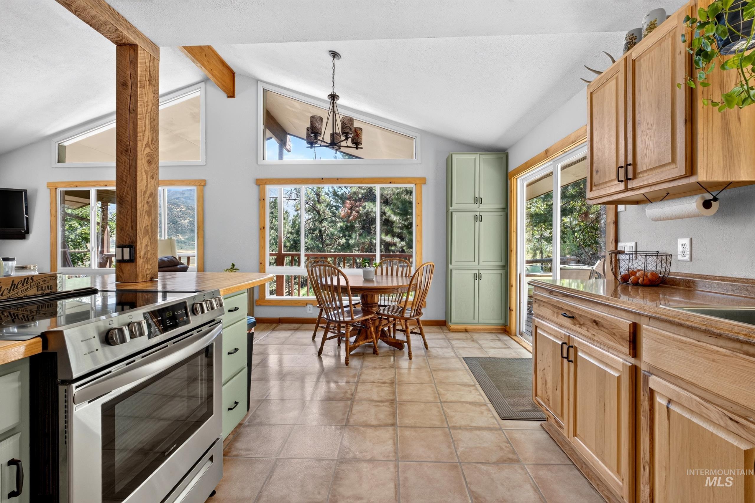 37 Mores Creek Cir, Boise, Idaho 83716, 4 Bedrooms, 2 Bathrooms, Residential For Sale, Price $510,000, 98995432