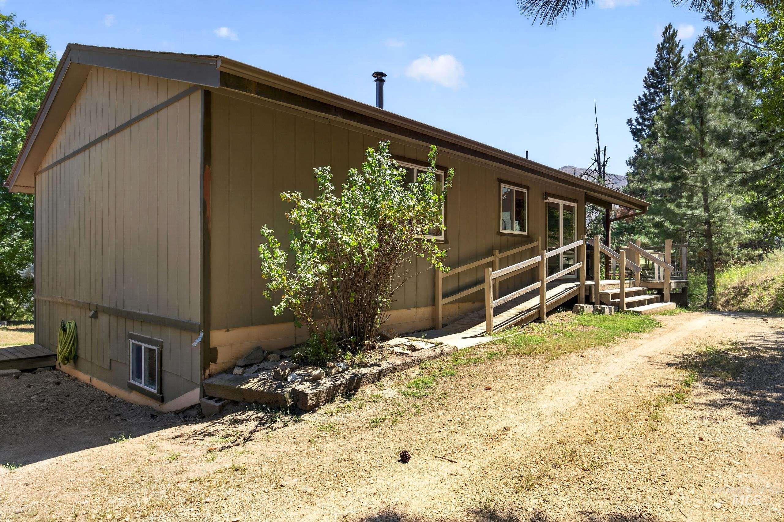 37 Mores Creek Cir, Boise, Idaho 83716, 4 Bedrooms, 2 Bathrooms, Residential For Sale, Price $510,000, 98995432