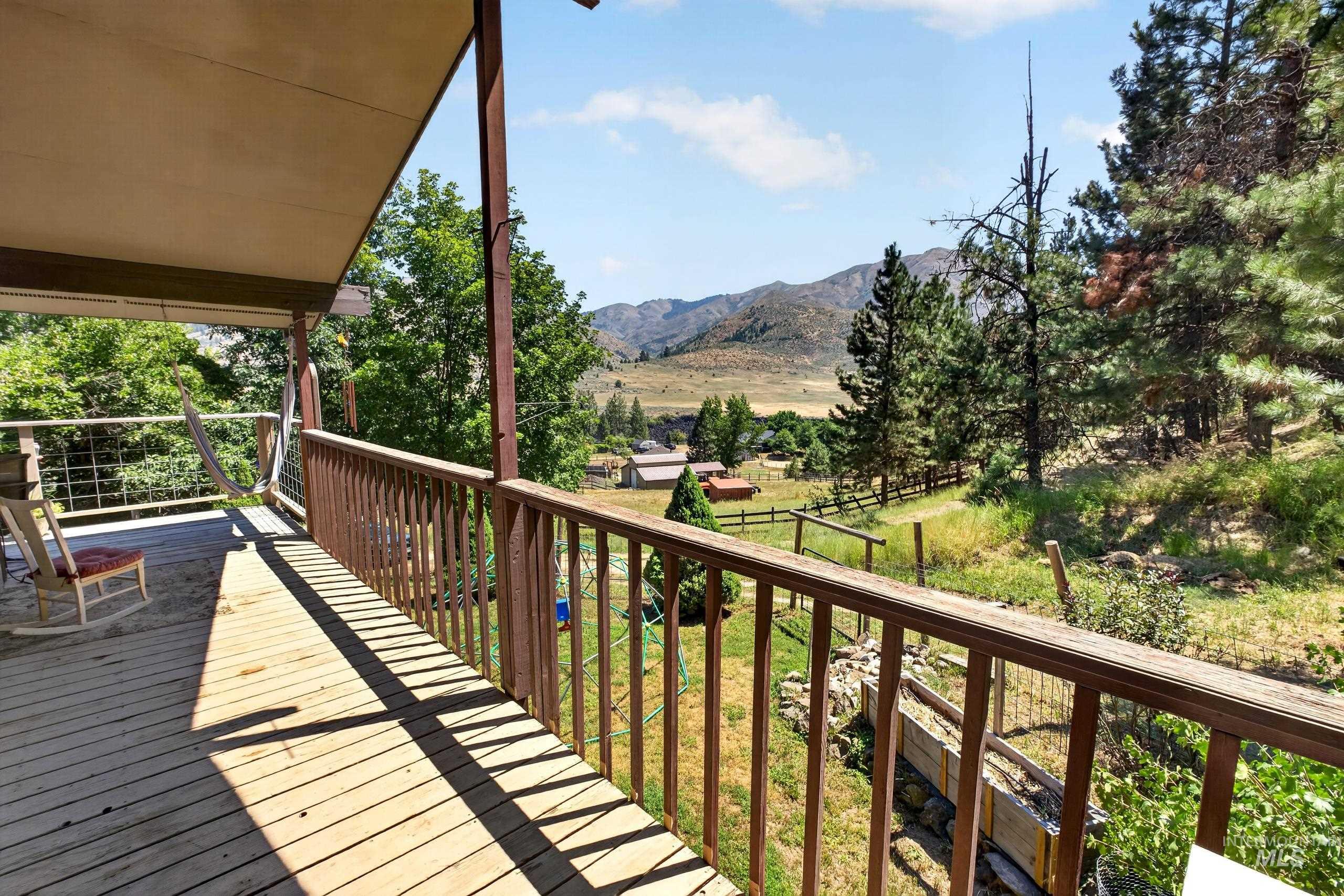 37 Mores Creek Cir, Boise, Idaho 83716, 4 Bedrooms, 2 Bathrooms, Residential For Sale, Price $510,000, 98995432