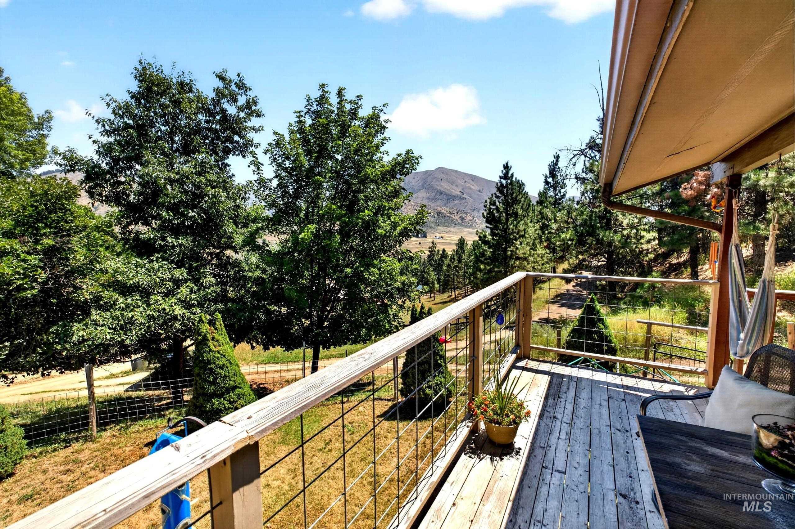 37 Mores Creek Cir, Boise, Idaho 83716, 4 Bedrooms, 2 Bathrooms, Residential For Sale, Price $510,000, 98995432