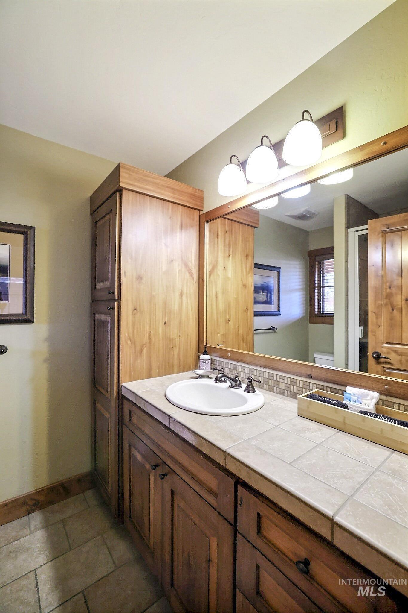 25 Francois Court, Donnelly, Idaho 83615, 4 Bedrooms, 4 Bathrooms, Residential For Sale, Price $2,000,000, 98995434
