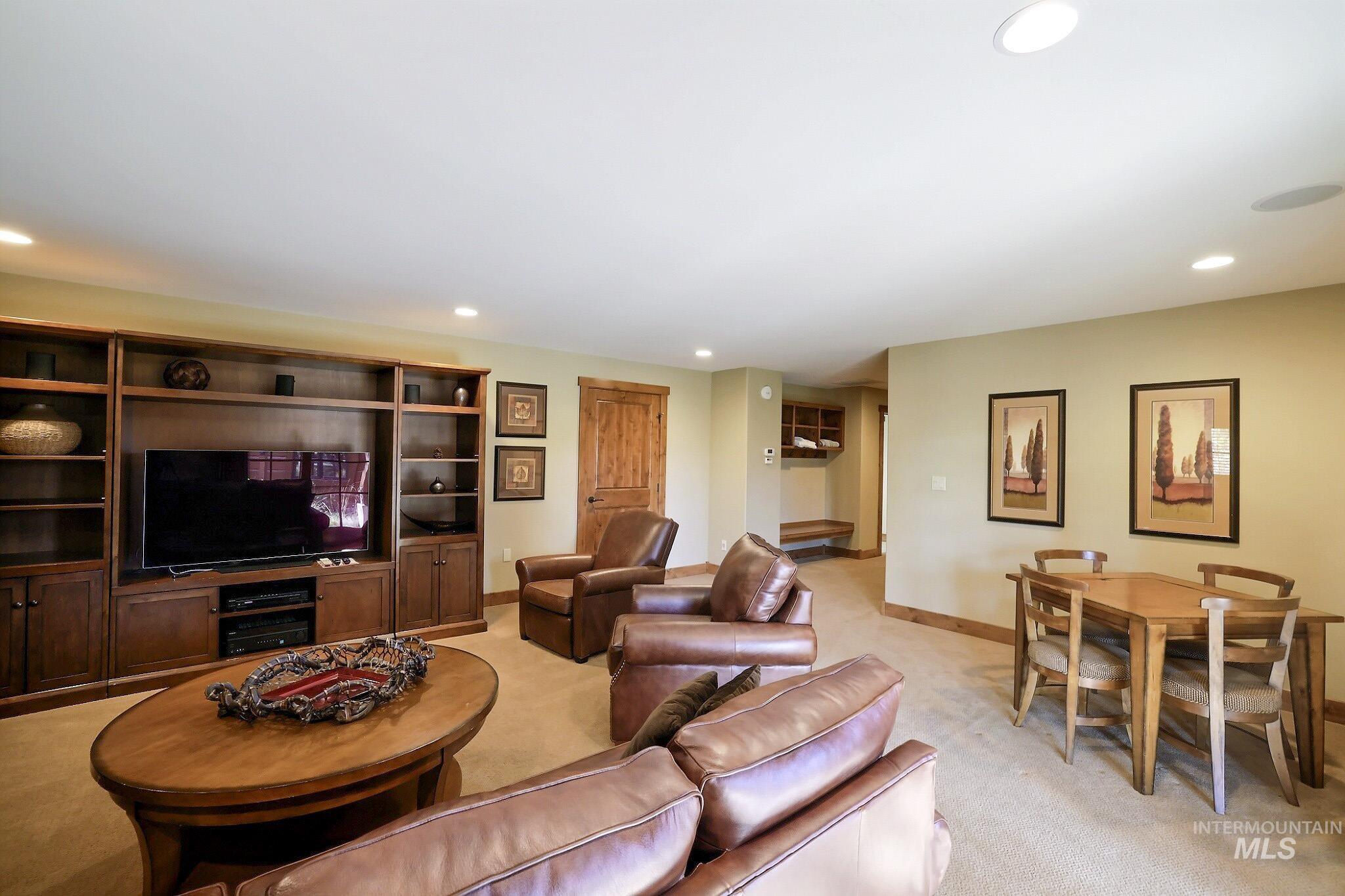 25 Francois Court, Donnelly, Idaho 83615, 4 Bedrooms, 4 Bathrooms, Residential For Sale, Price $2,000,000, 98995434