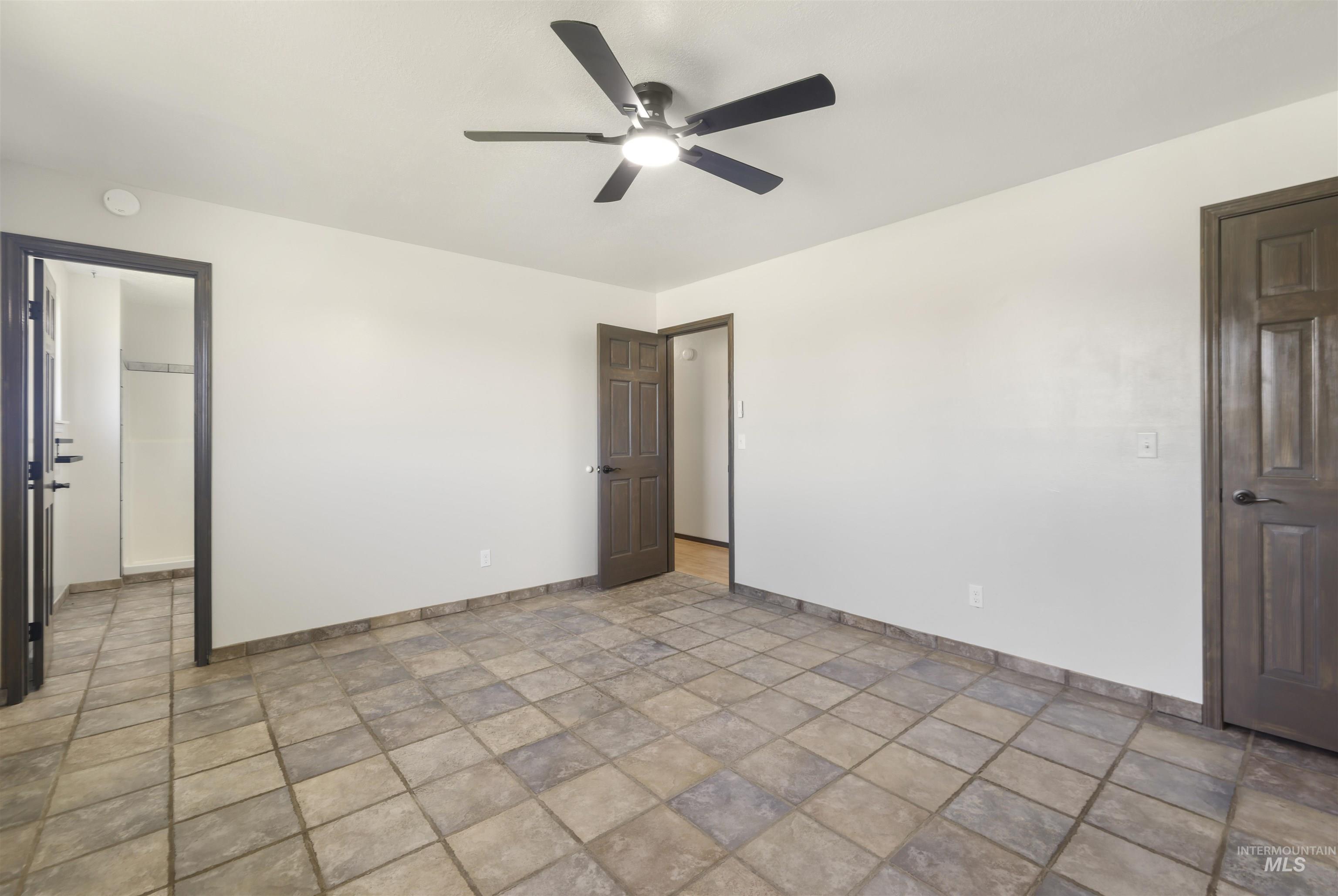 77 Horseshoe Circle, Jerome, Idaho 83338, 4 Bedrooms, 2.5 Bathrooms, Residential For Sale, Price $585,000, 98995435