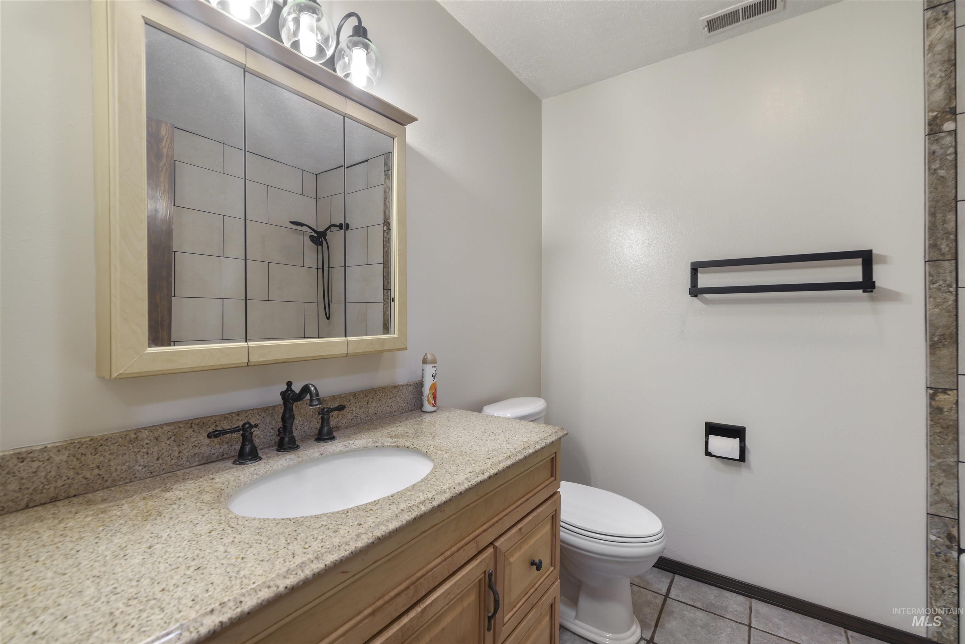 77 Horseshoe Circle, Jerome, Idaho 83338, 4 Bedrooms, 2.5 Bathrooms, Residential For Sale, Price $585,000, 98995435