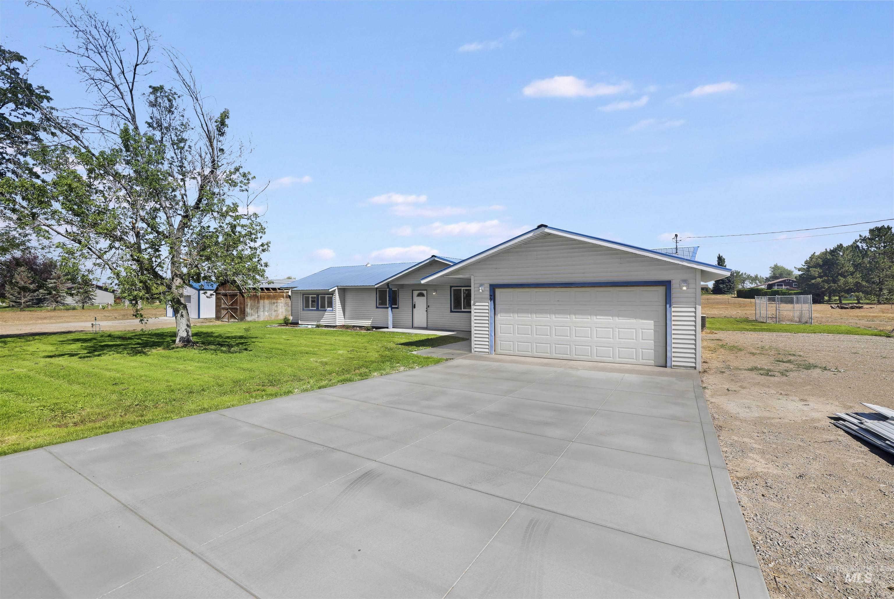 77 Horseshoe Circle, Jerome, Idaho 83338, 4 Bedrooms, 2.5 Bathrooms, Residential For Sale, Price $585,000, 98995435
