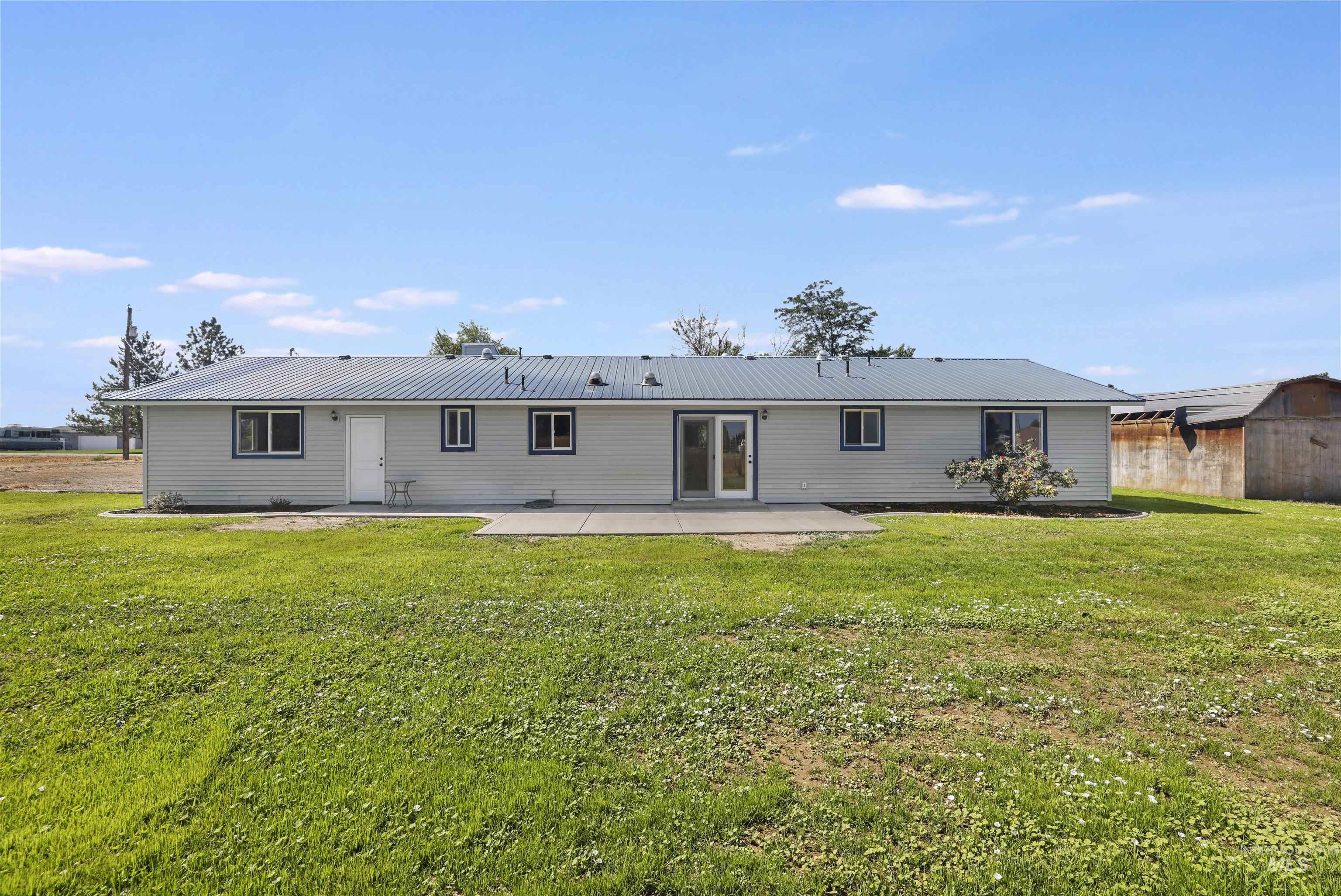 77 Horseshoe Circle, Jerome, Idaho 83338, 4 Bedrooms, 2.5 Bathrooms, Residential For Sale, Price $585,000, 98995435
