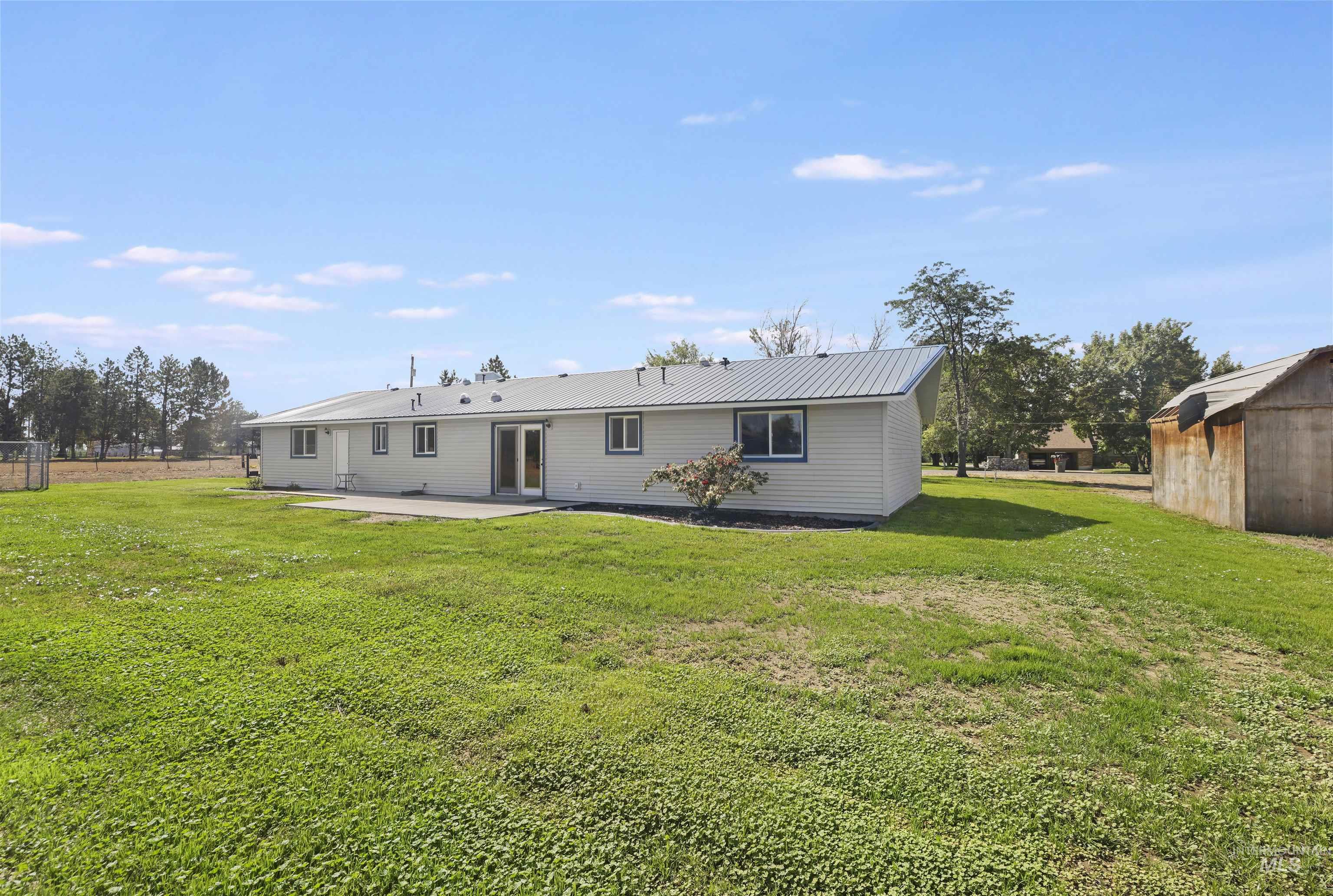 77 Horseshoe Circle, Jerome, Idaho 83338, 4 Bedrooms, 2.5 Bathrooms, Residential For Sale, Price $585,000, 98995435