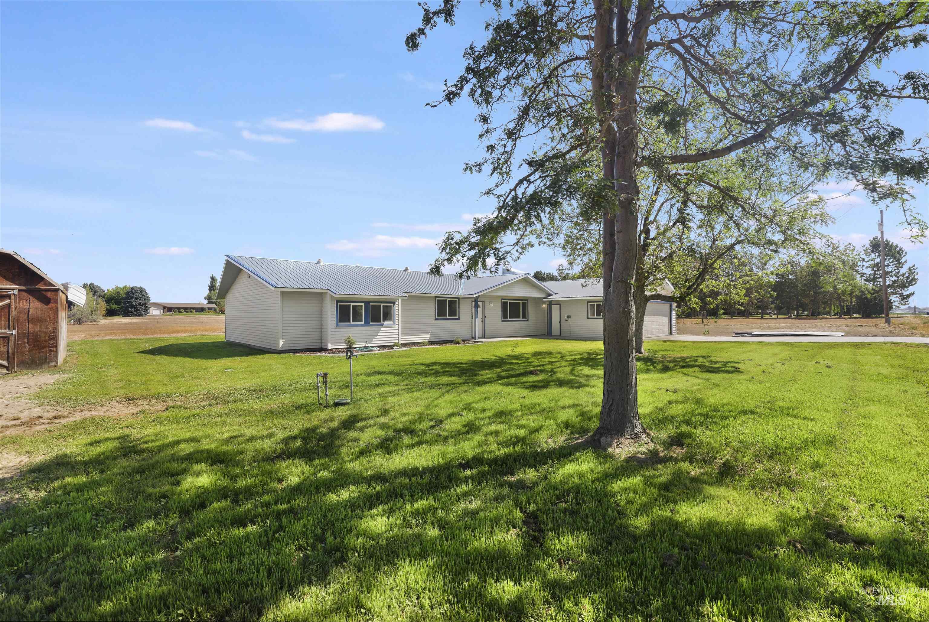 77 Horseshoe Circle, Jerome, Idaho 83338, 4 Bedrooms, 2.5 Bathrooms, Residential For Sale, Price $585,000, 98995435