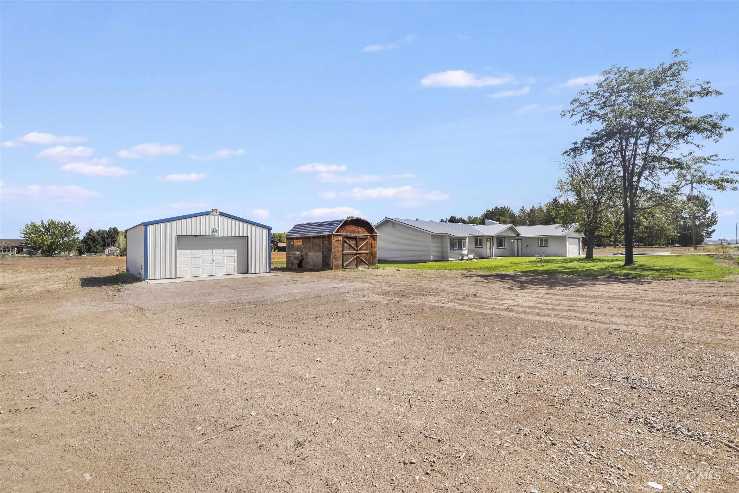 77 Horseshoe Circle, Jerome, Idaho 83338, 4 Bedrooms, 2.5 Bathrooms, Residential For Sale, Price $585,000, 98995435