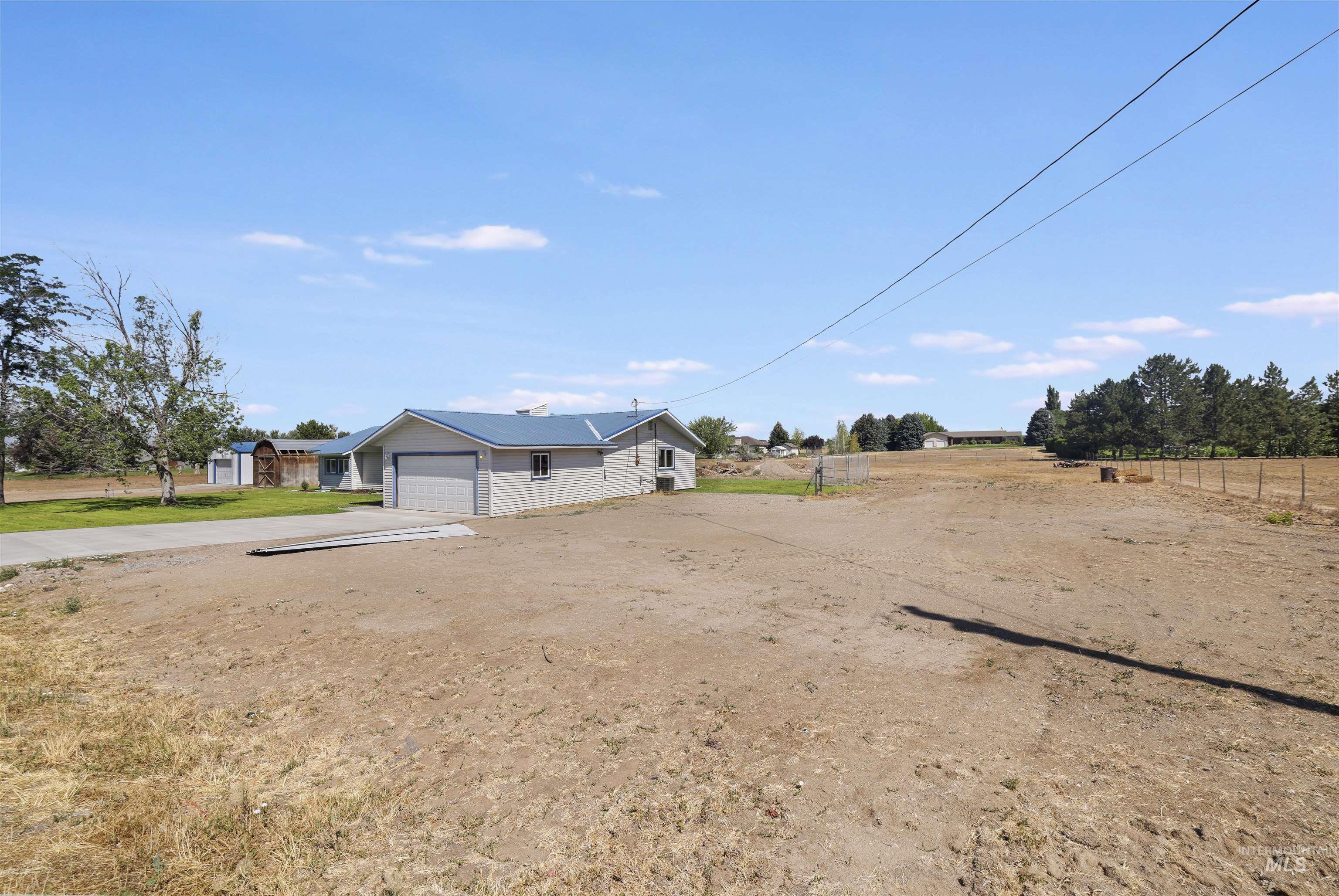 77 Horseshoe Circle, Jerome, Idaho 83338, 4 Bedrooms, 2.5 Bathrooms, Residential For Sale, Price $585,000, 98995435
