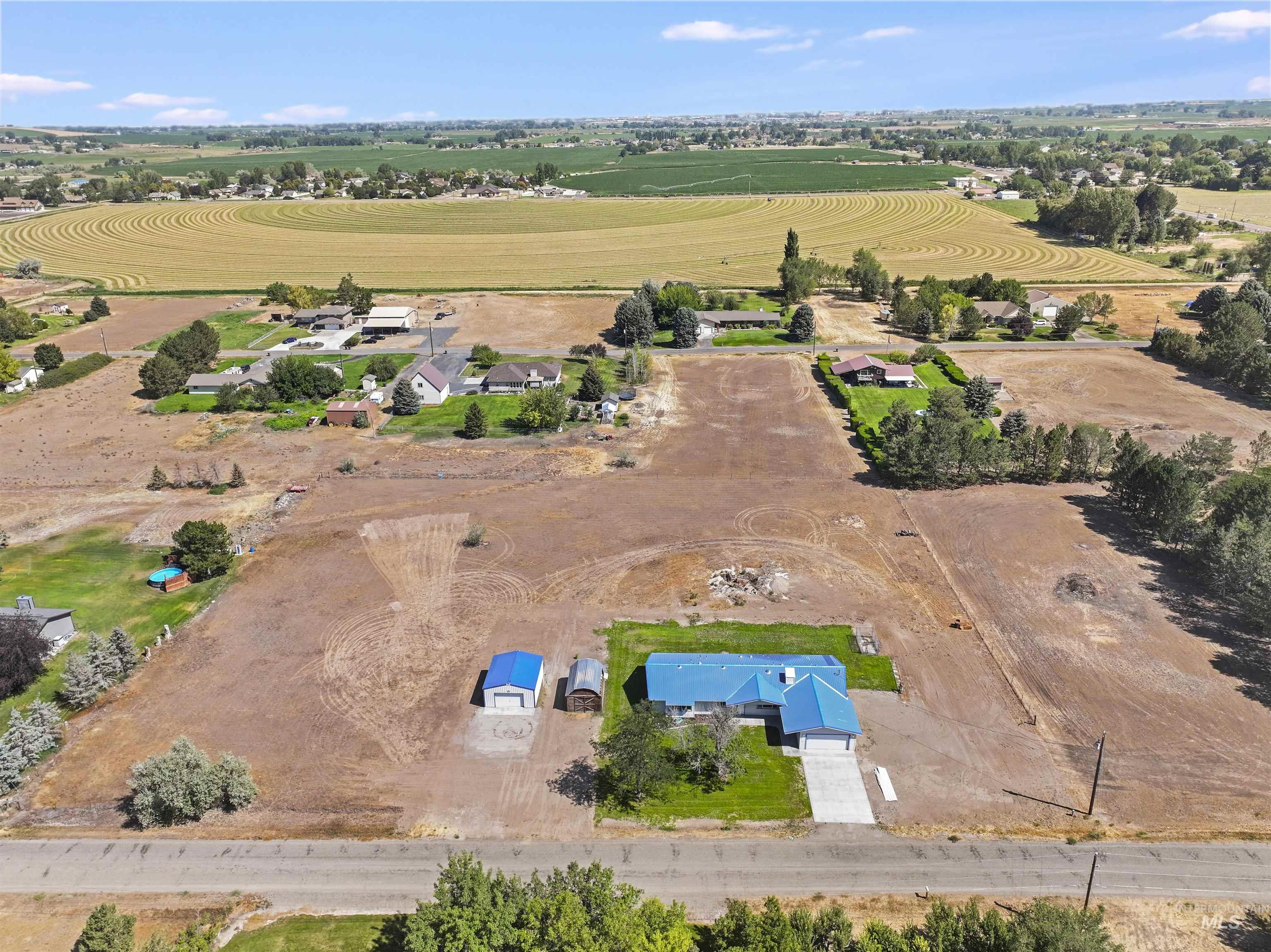 77 Horseshoe Circle, Jerome, Idaho 83338, 4 Bedrooms, 2.5 Bathrooms, Residential For Sale, Price $585,000, 98995435