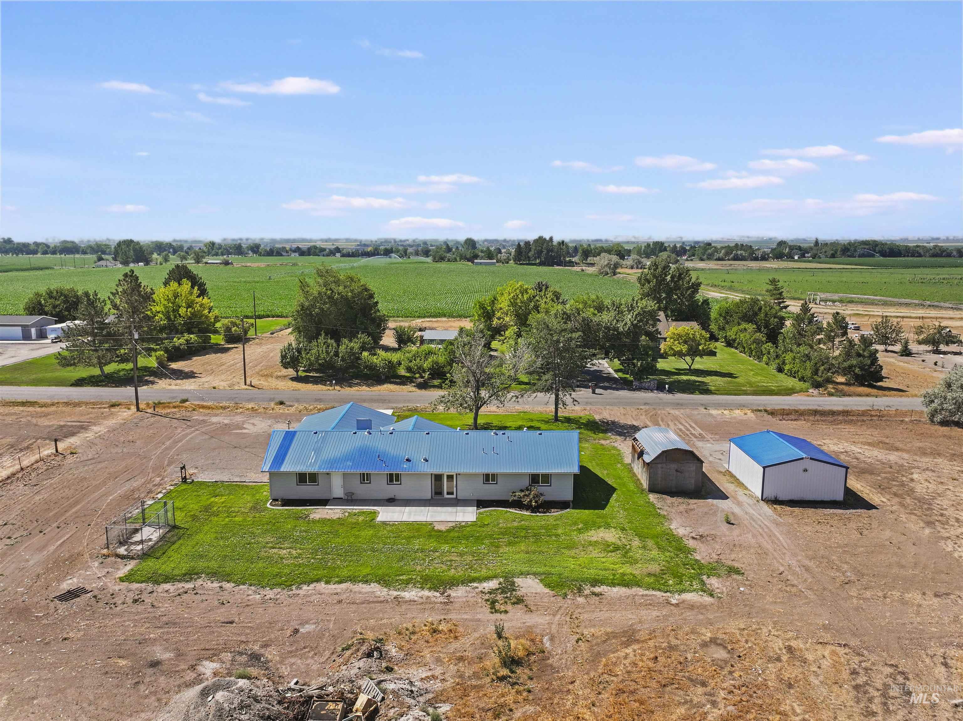 77 Horseshoe Circle, Jerome, Idaho 83338, 4 Bedrooms, 2.5 Bathrooms, Residential For Sale, Price $585,000, 98995435