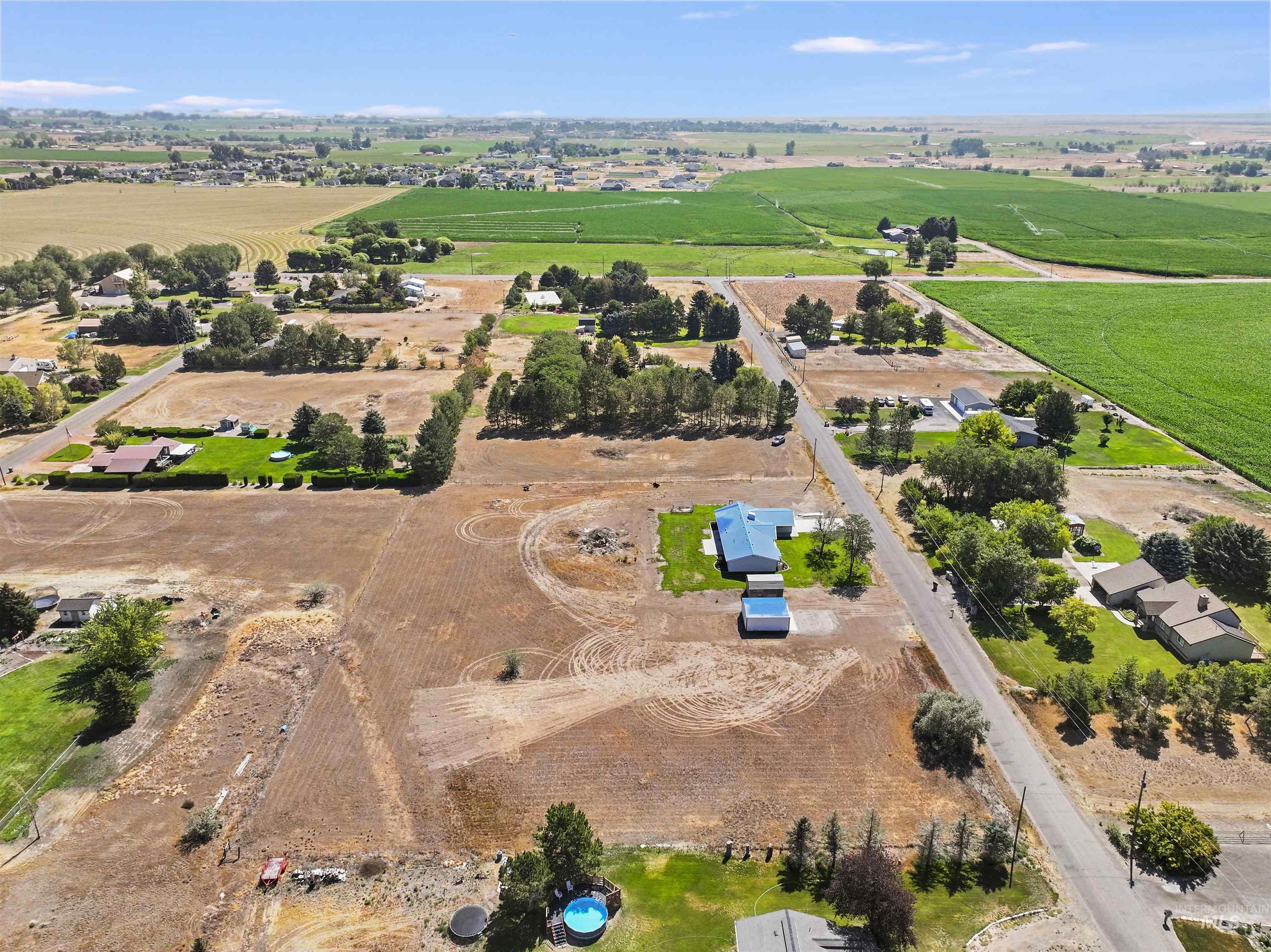 77 Horseshoe Circle, Jerome, Idaho 83338, 4 Bedrooms, 2.5 Bathrooms, Residential For Sale, Price $585,000, 98995435