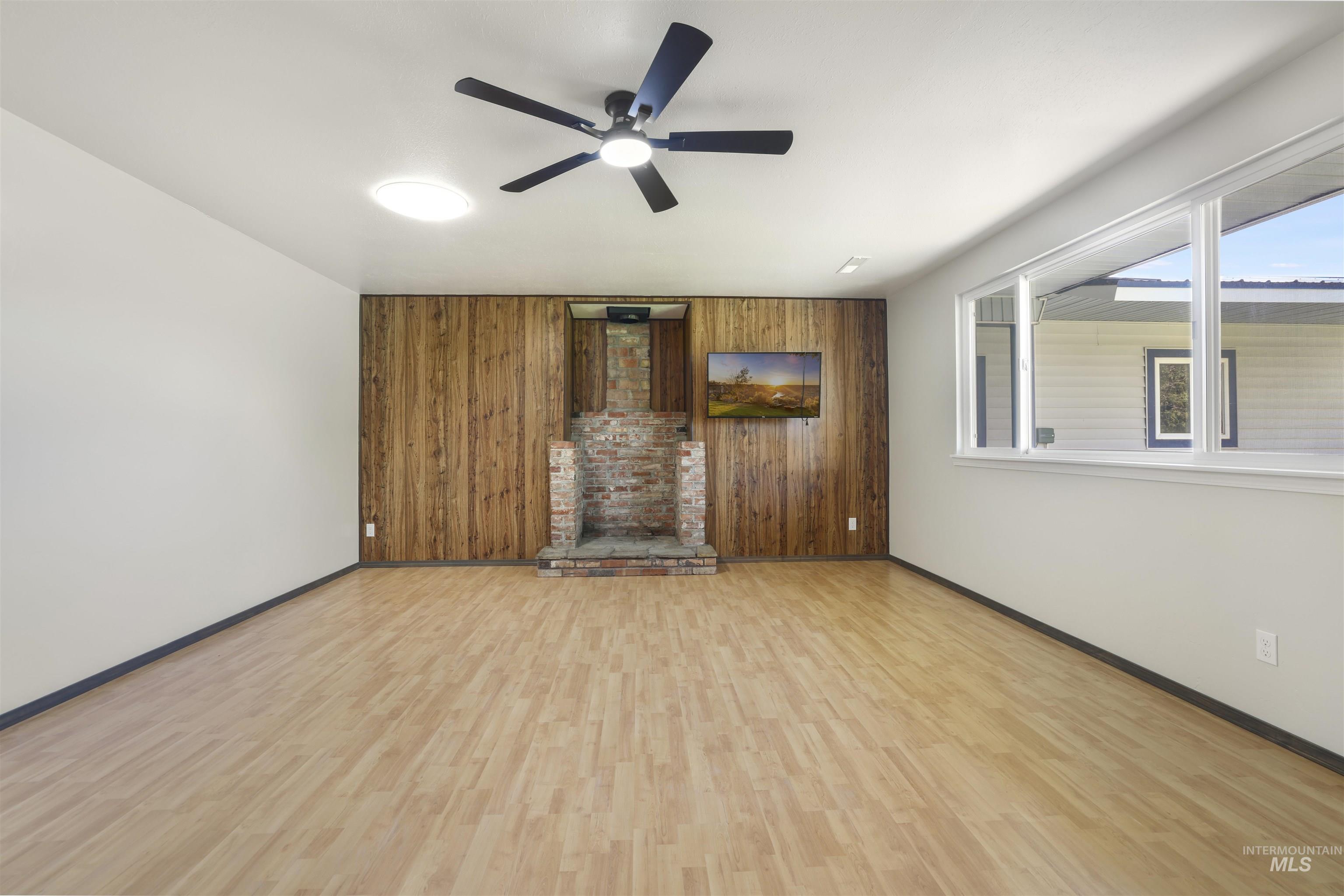 77 Horseshoe Circle, Jerome, Idaho 83338, 4 Bedrooms, 2.5 Bathrooms, Residential For Sale, Price $585,000, 98995435