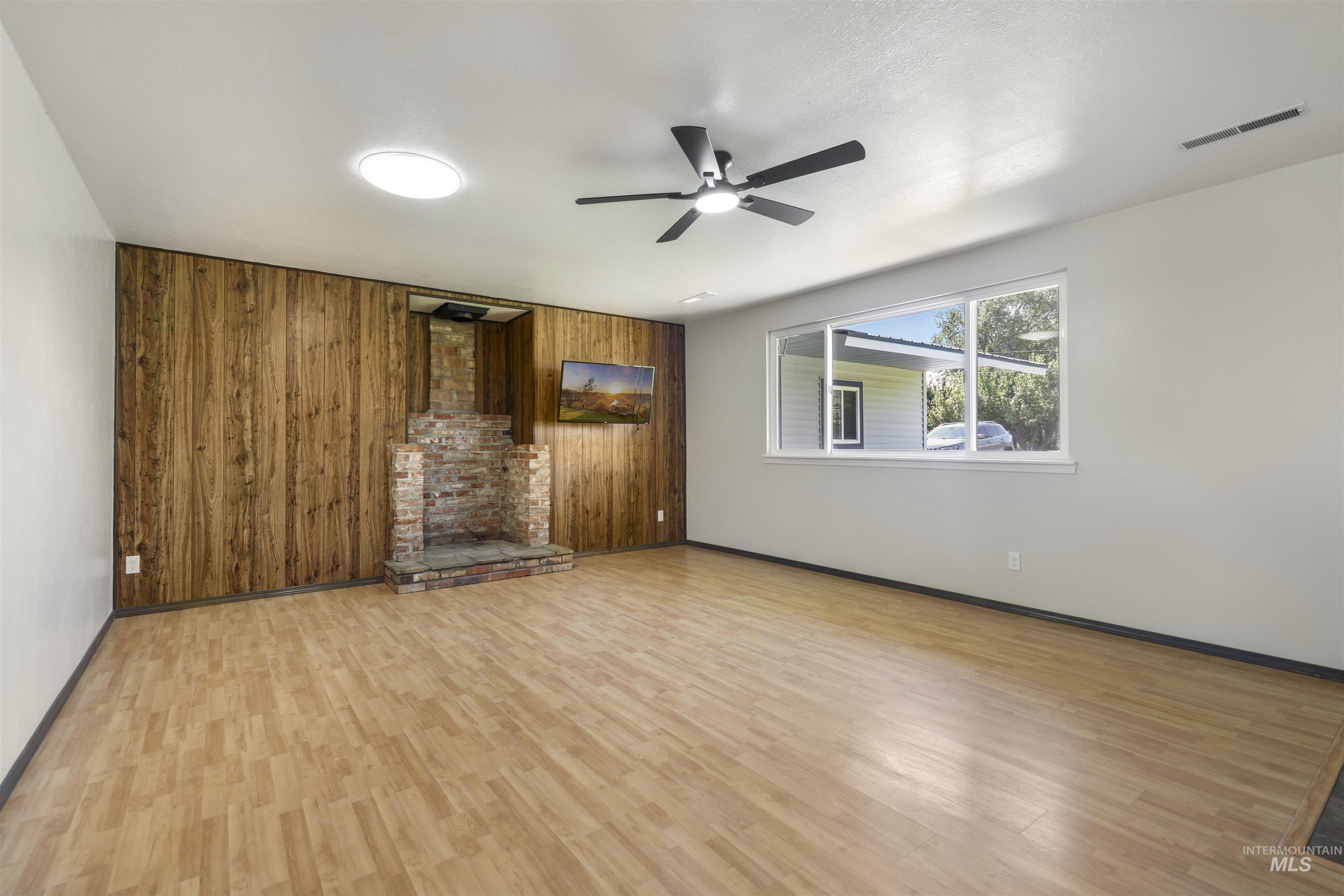 77 Horseshoe Circle, Jerome, Idaho 83338, 4 Bedrooms, 2.5 Bathrooms, Residential For Sale, Price $585,000, 98995435