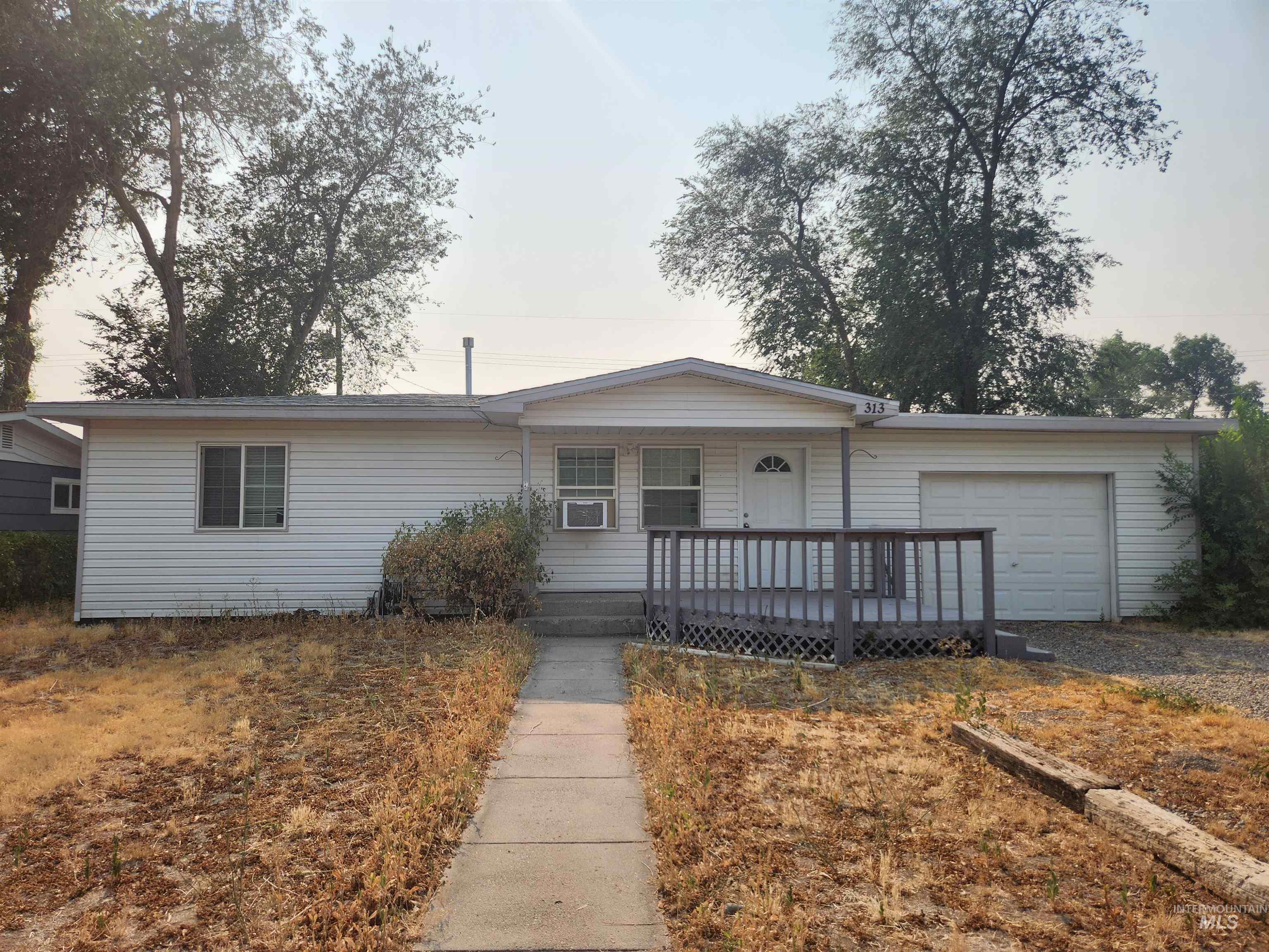 313 Baker Drive, Mountain Home, Idaho 83647, 4 Bedrooms, 1.5 Bathrooms, Residential For Sale, Price $275,000, 98995438