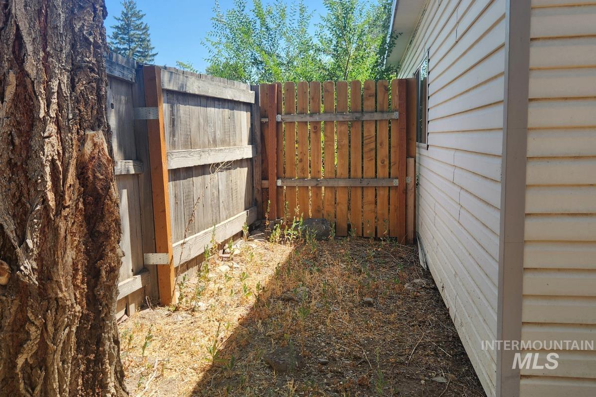 313 Baker Drive, Mountain Home, Idaho 83647, 4 Bedrooms, 1.5 Bathrooms, Residential For Sale, Price $275,000,MLS 98995438